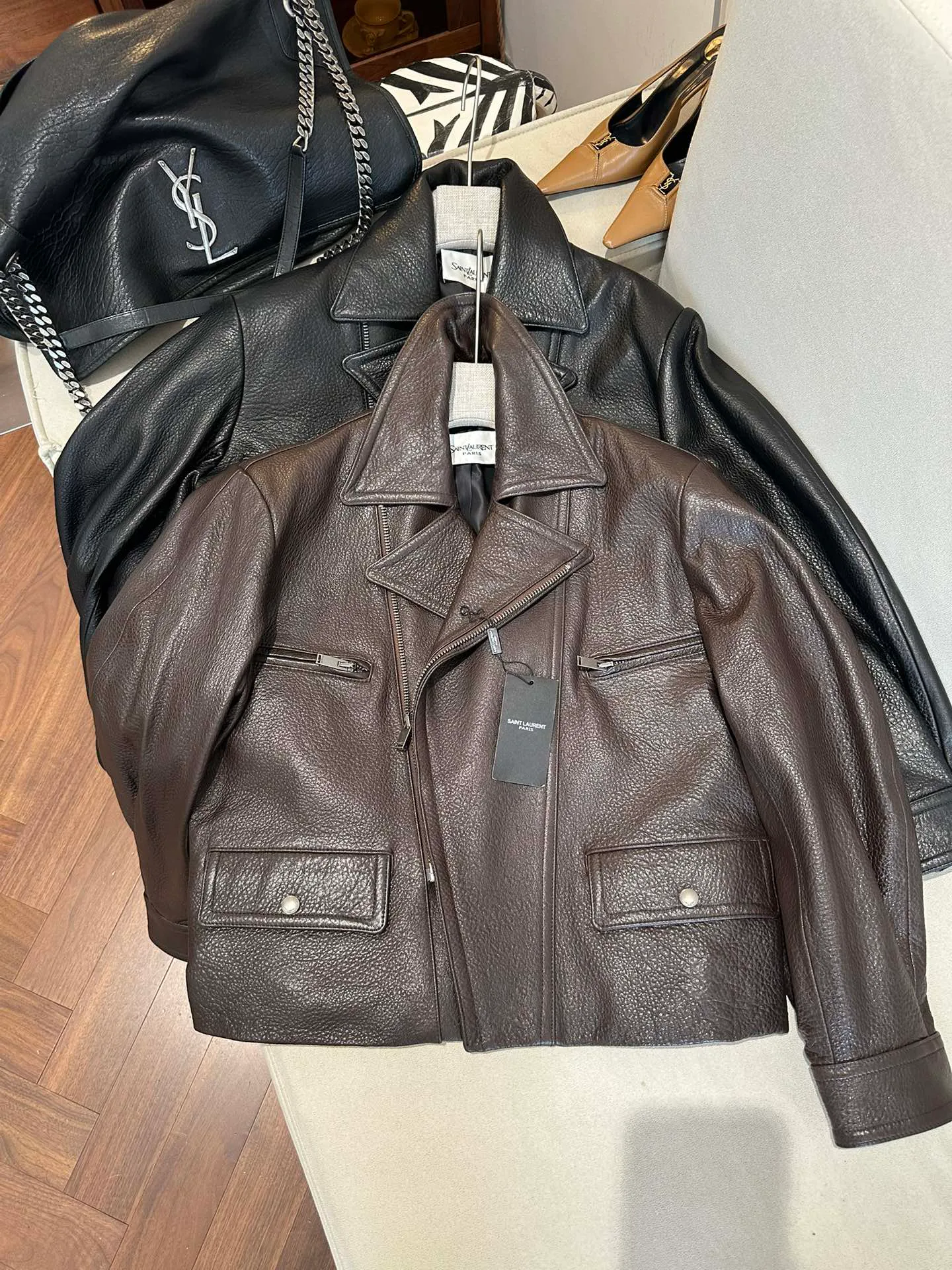 Кожаные Куртки И Дублёнки Женские Saint Laurent 11786239