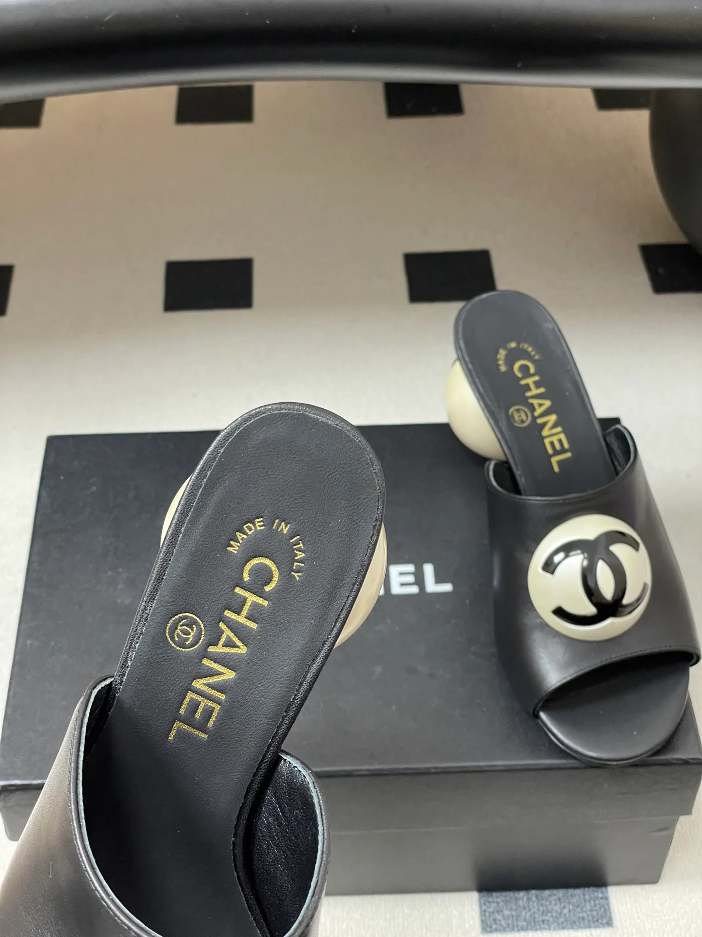 Босоножки Женские Chanel 10993916