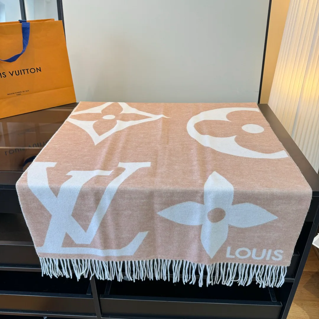 Шарфы Louis Vuitton 18627241
