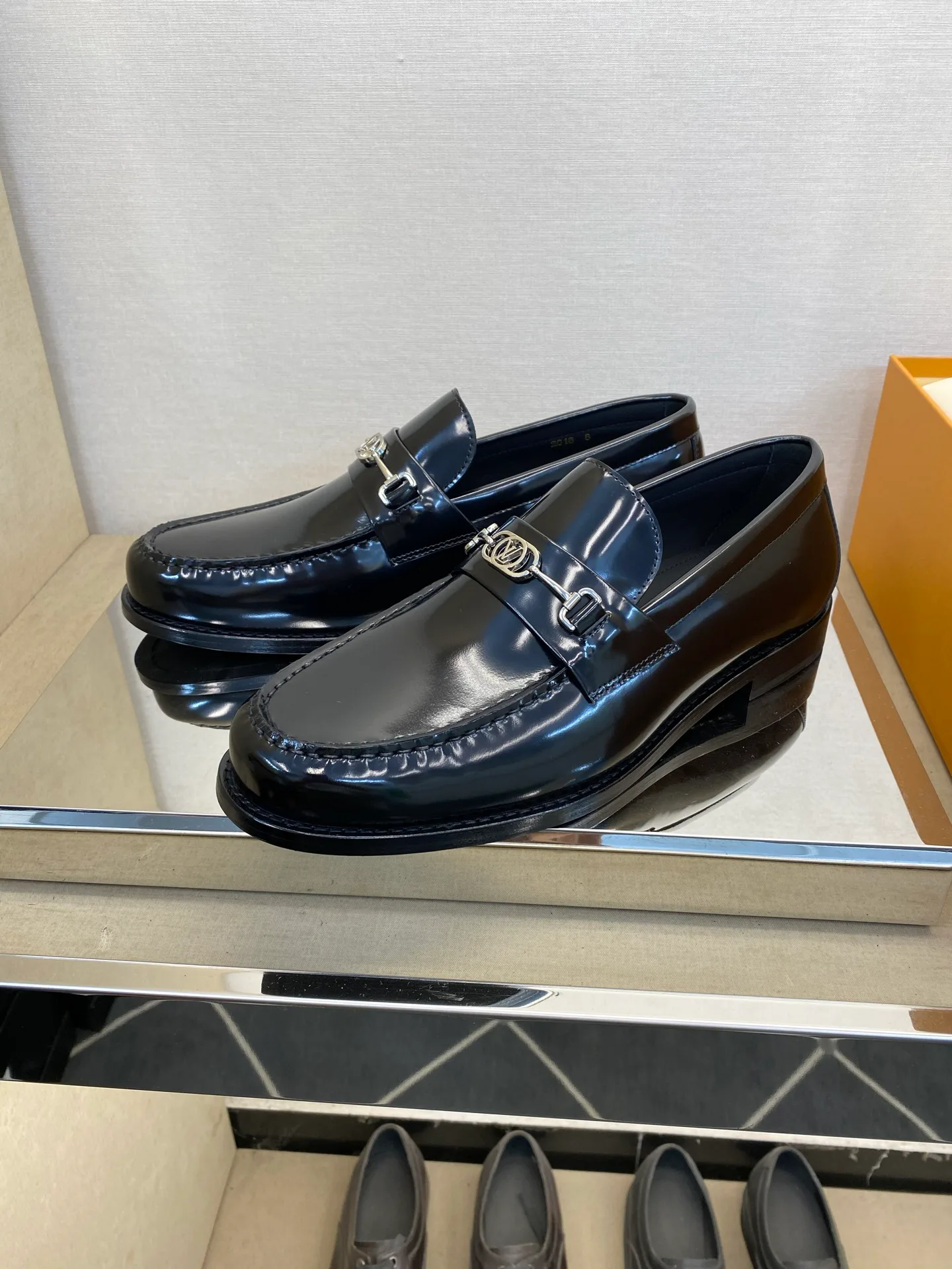 Лоферы И Туфли Мужские Louis Vuitton 18079168