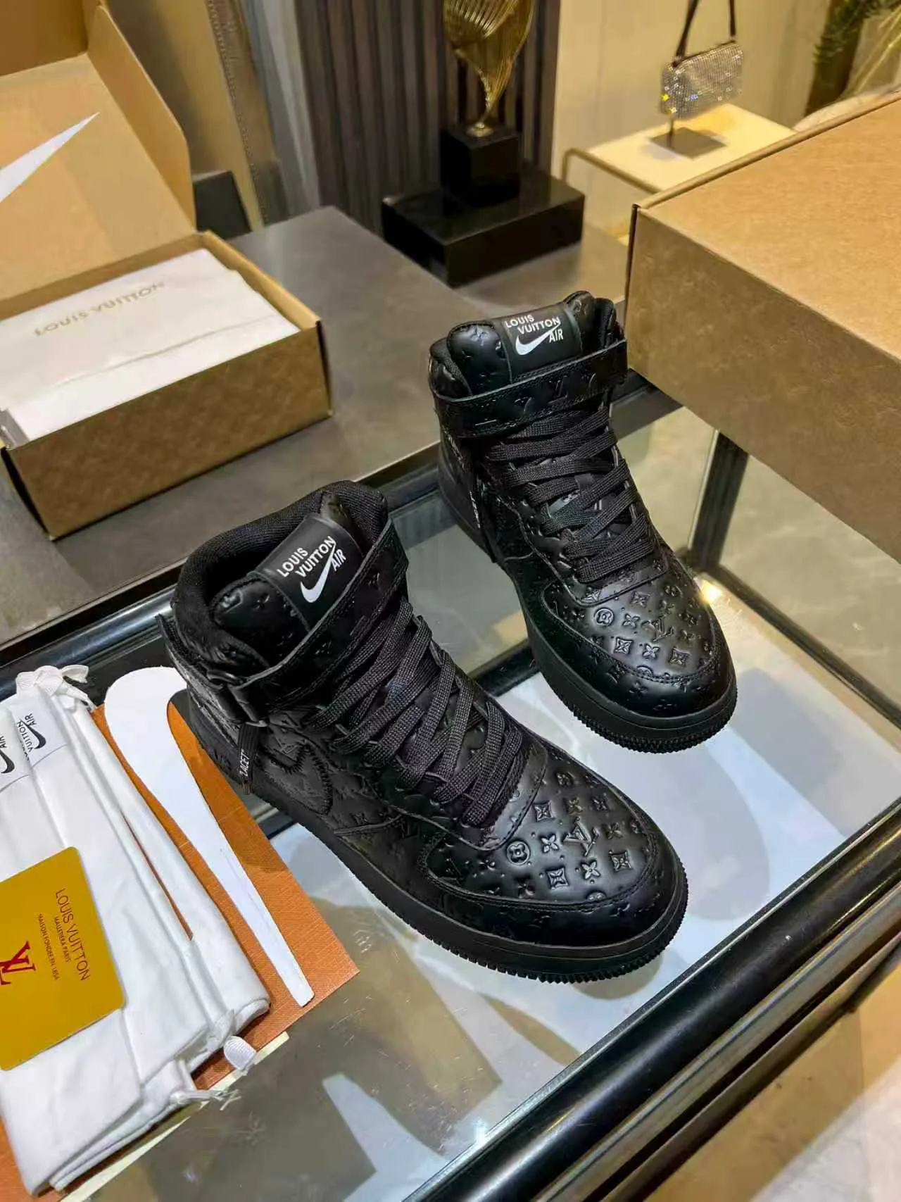 Кроссовки Женские Louis Vuitton 3179650