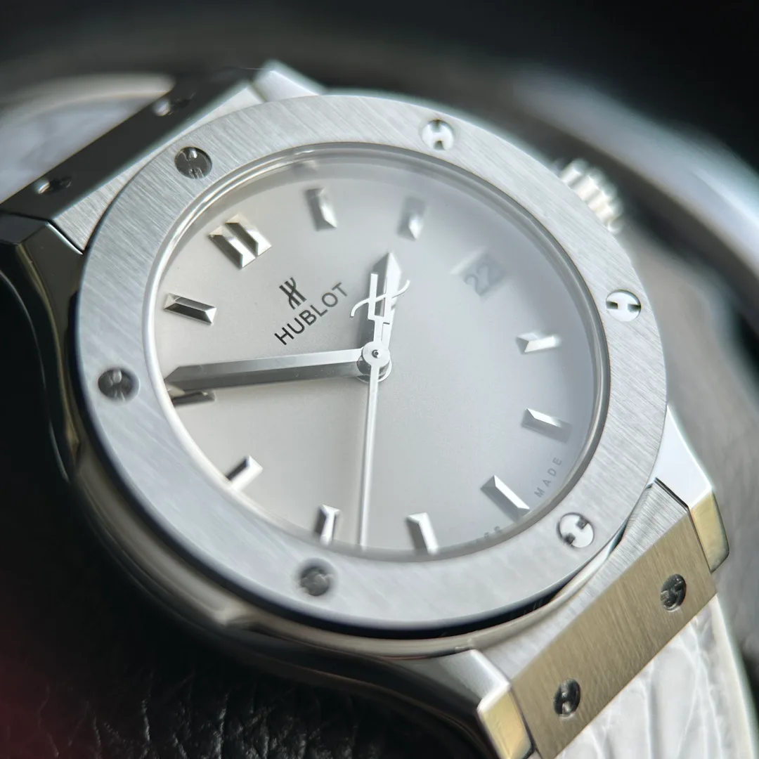 Часы Женские Hublot 17629712