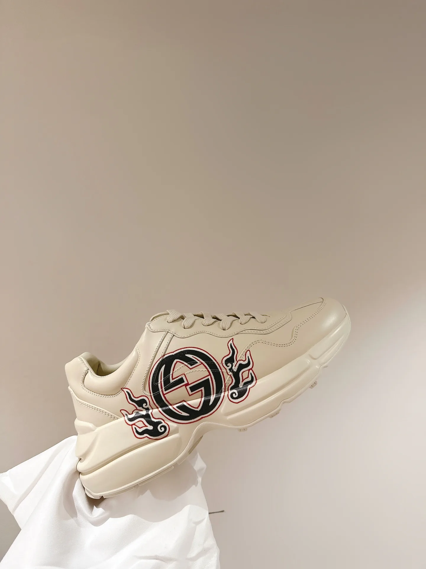 Кроссовки Женские Gucci 10199636