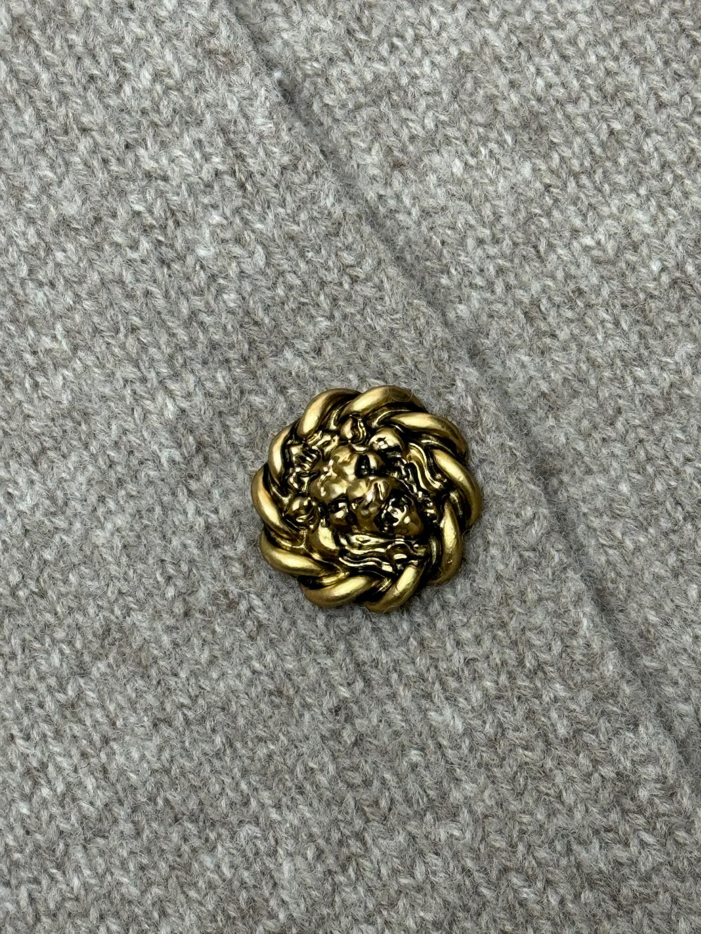 Жилеты Женские Chanel 18849950
