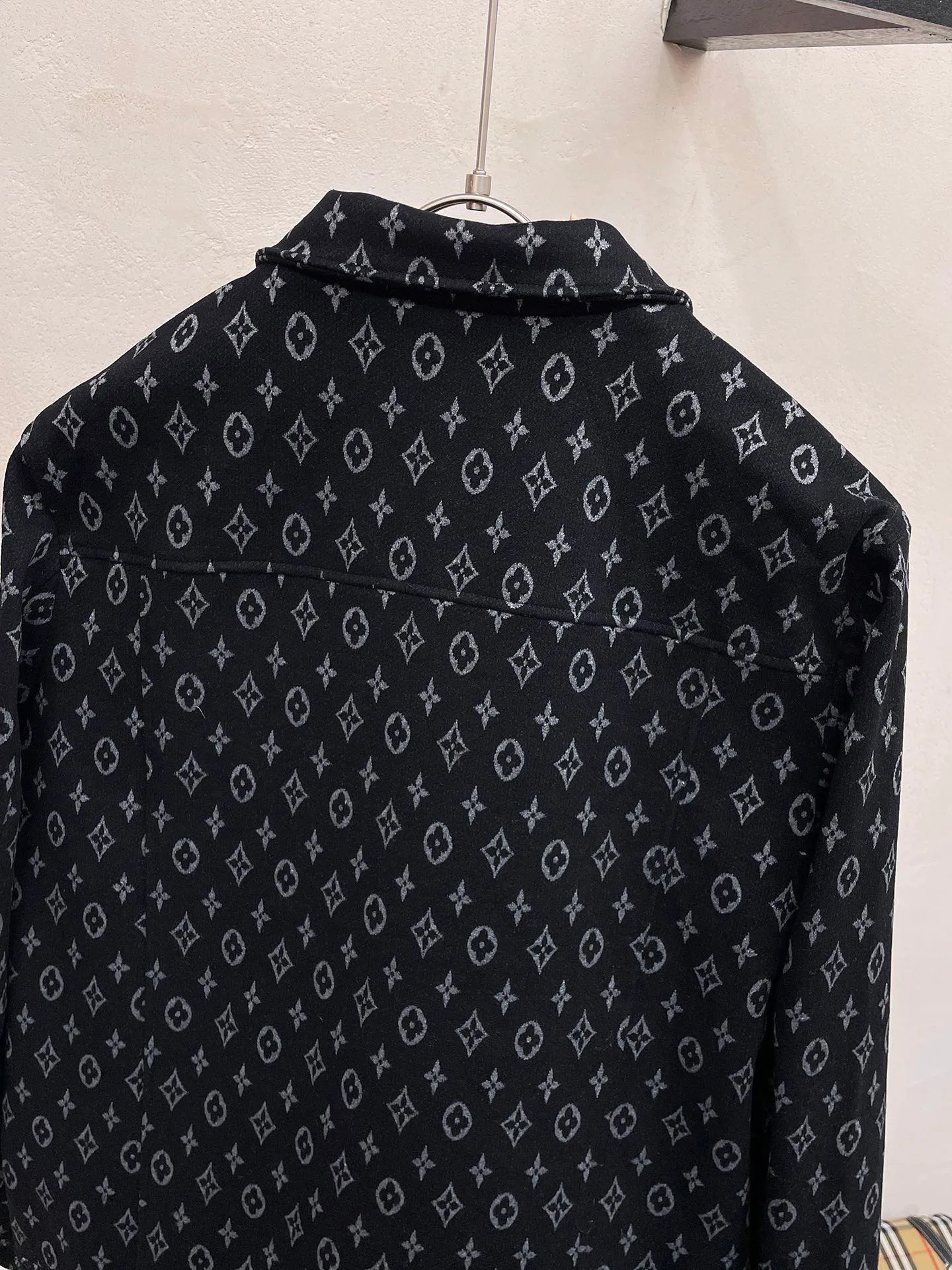 Куртки И Пуховики Мужские Louis Vuitton 18197242
