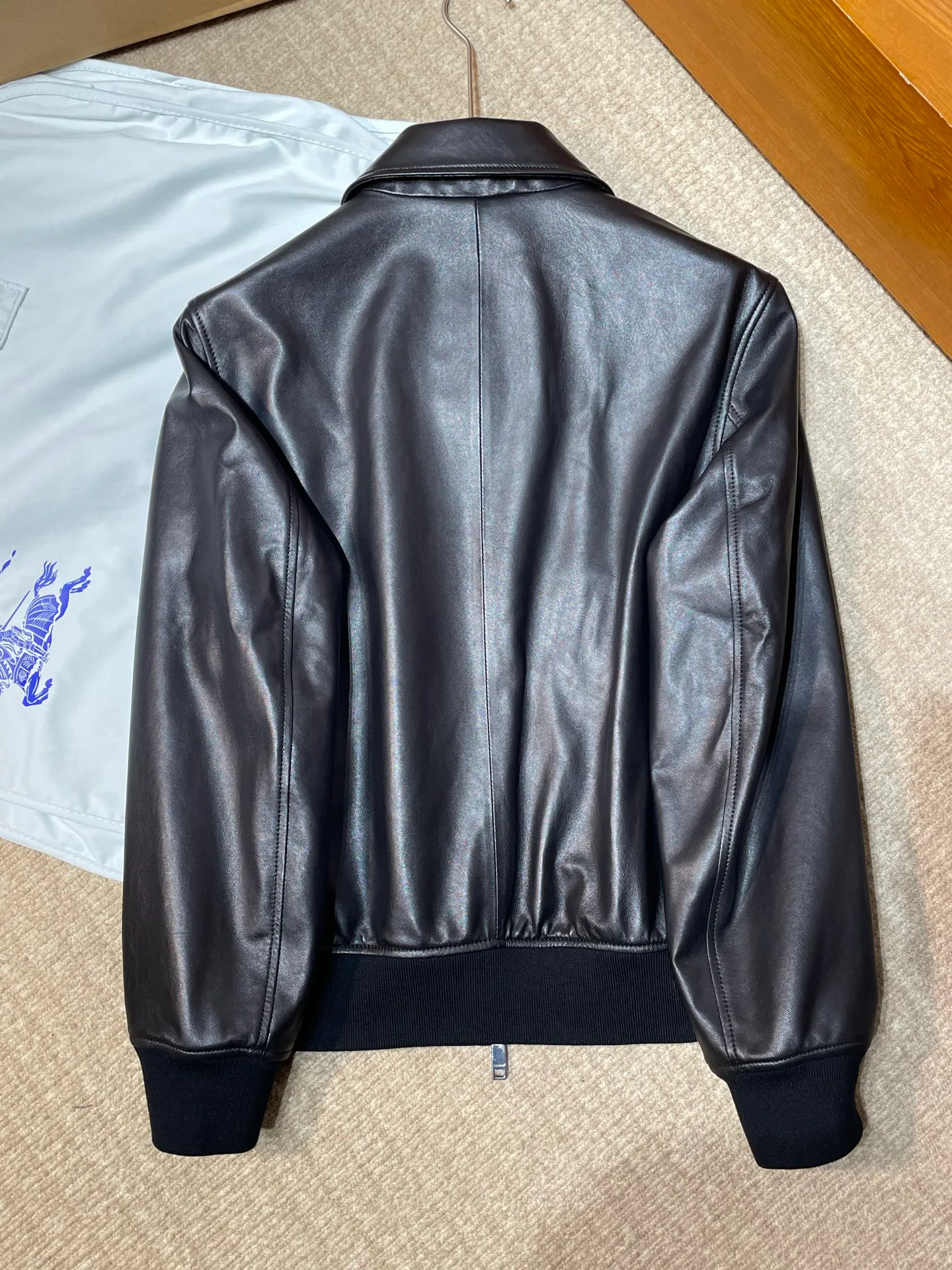 Кожаные Куртки И Дублёнки Женские Burberry 18235890