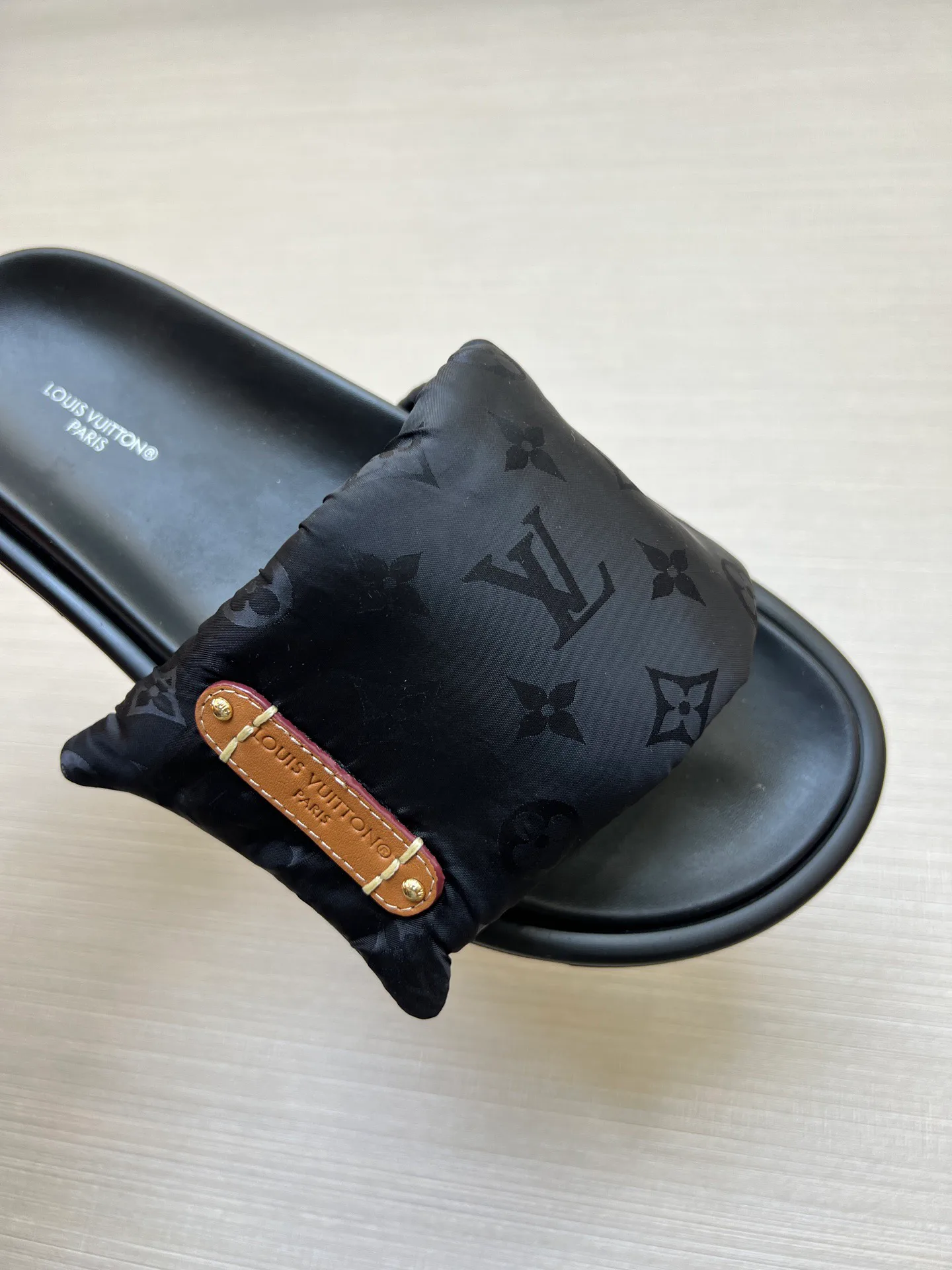 Шлепанцы Женские Louis Vuitton 9801564