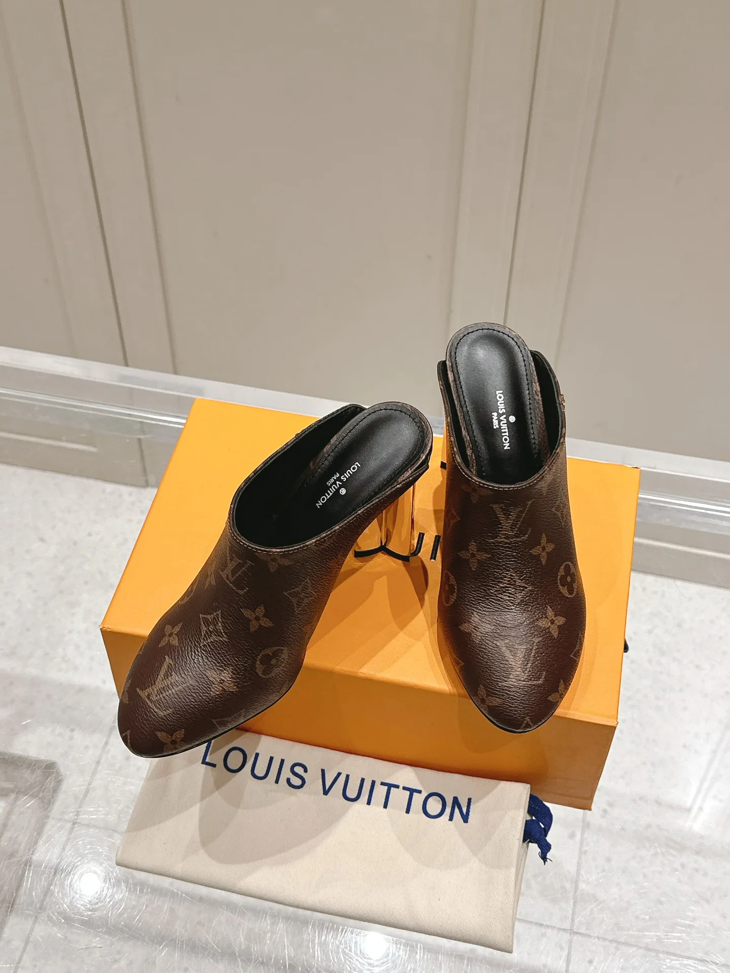 Туфли Женские Louis Vuitton 35765