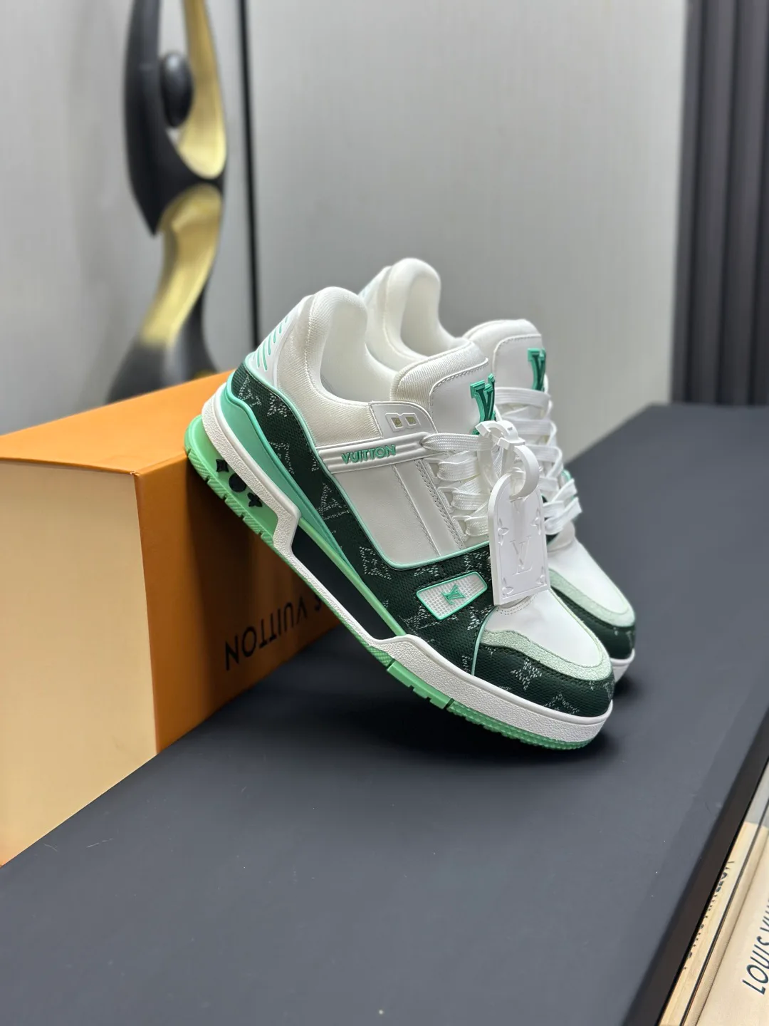 Кроссовки Женские Louis Vuitton 10646382