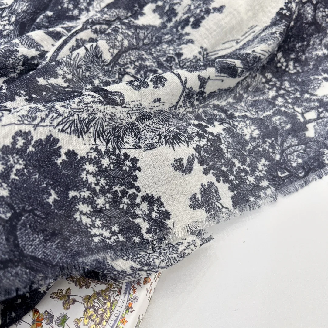 Шарфы Christian Dior 573535