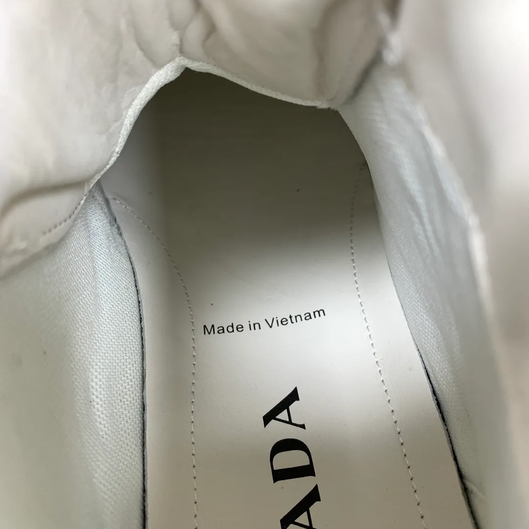 Кроссовки Мужские Prada 5608718