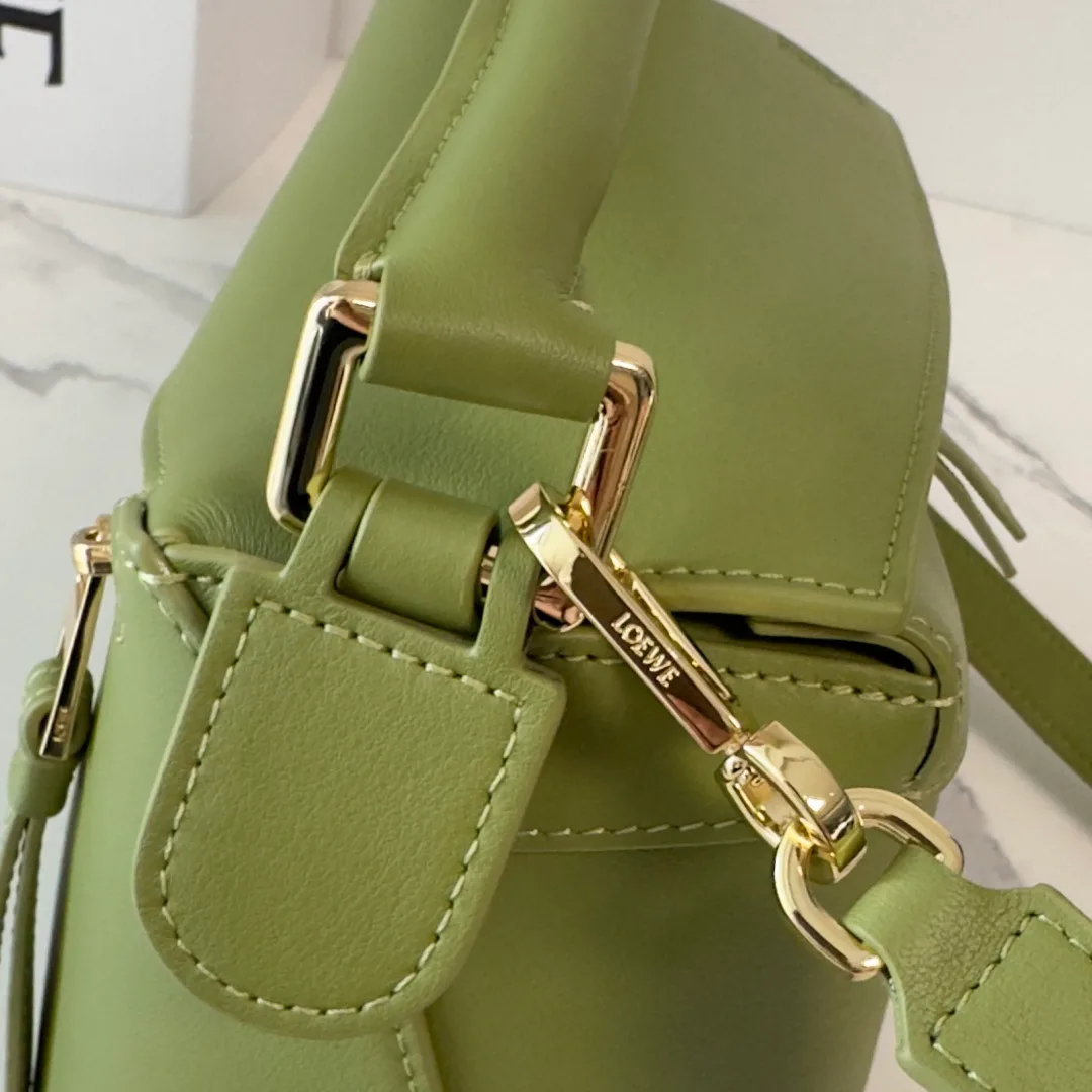 Классические Сумки Женские Loewe 11674673