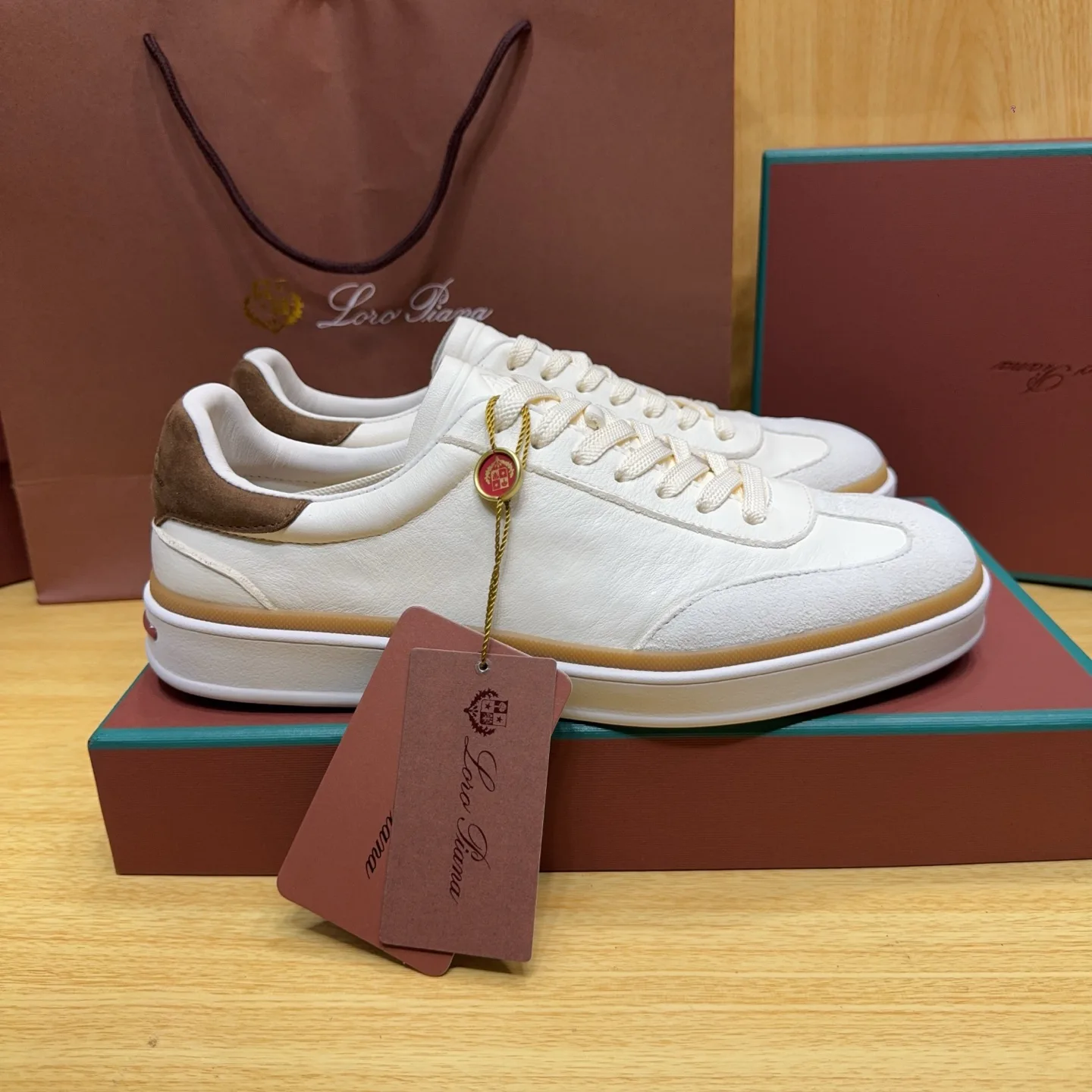 Кроссовки Женские Loro Piana 18263646