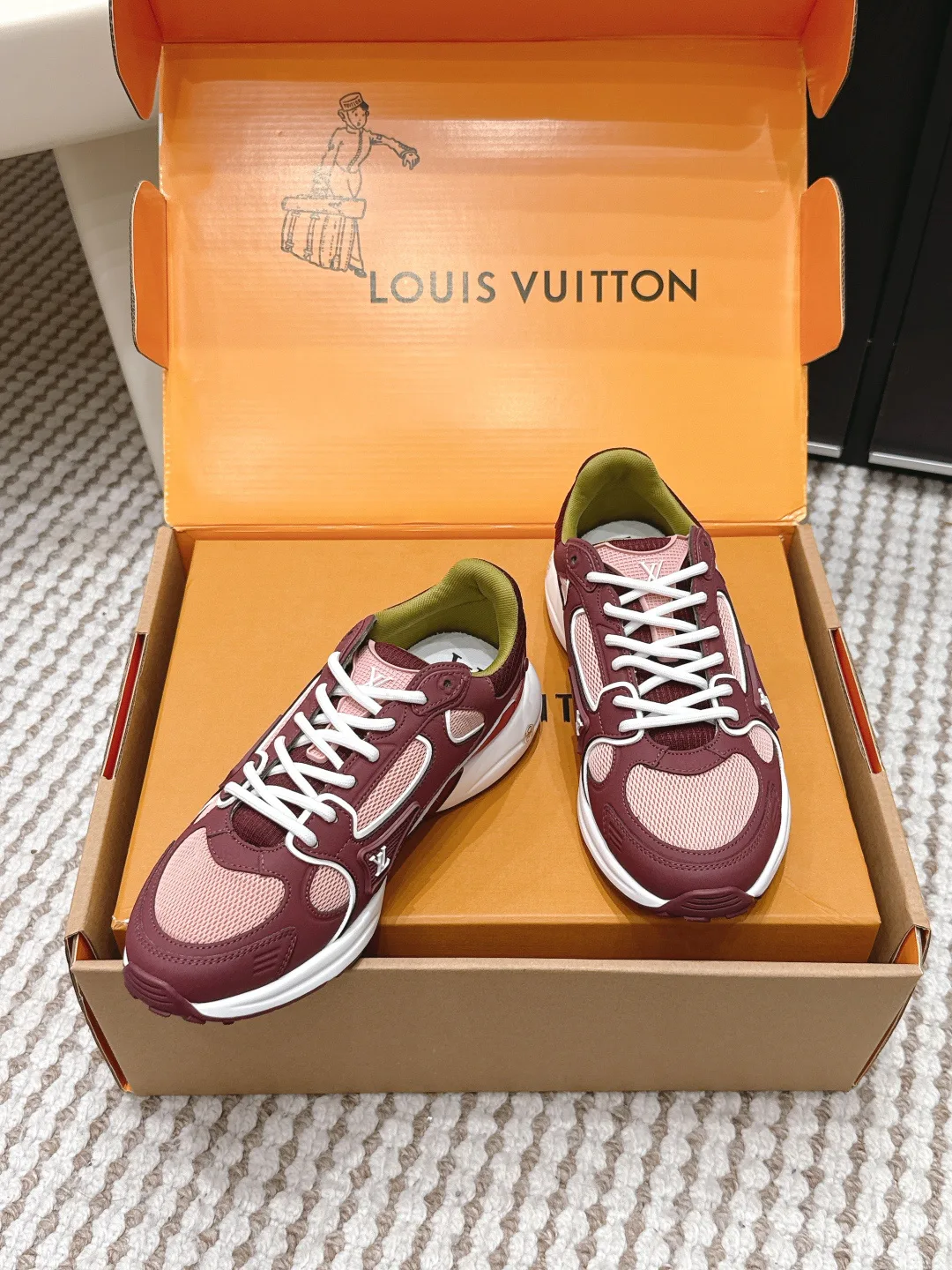 Кроссовки Женские Louis Vuitton 11518608