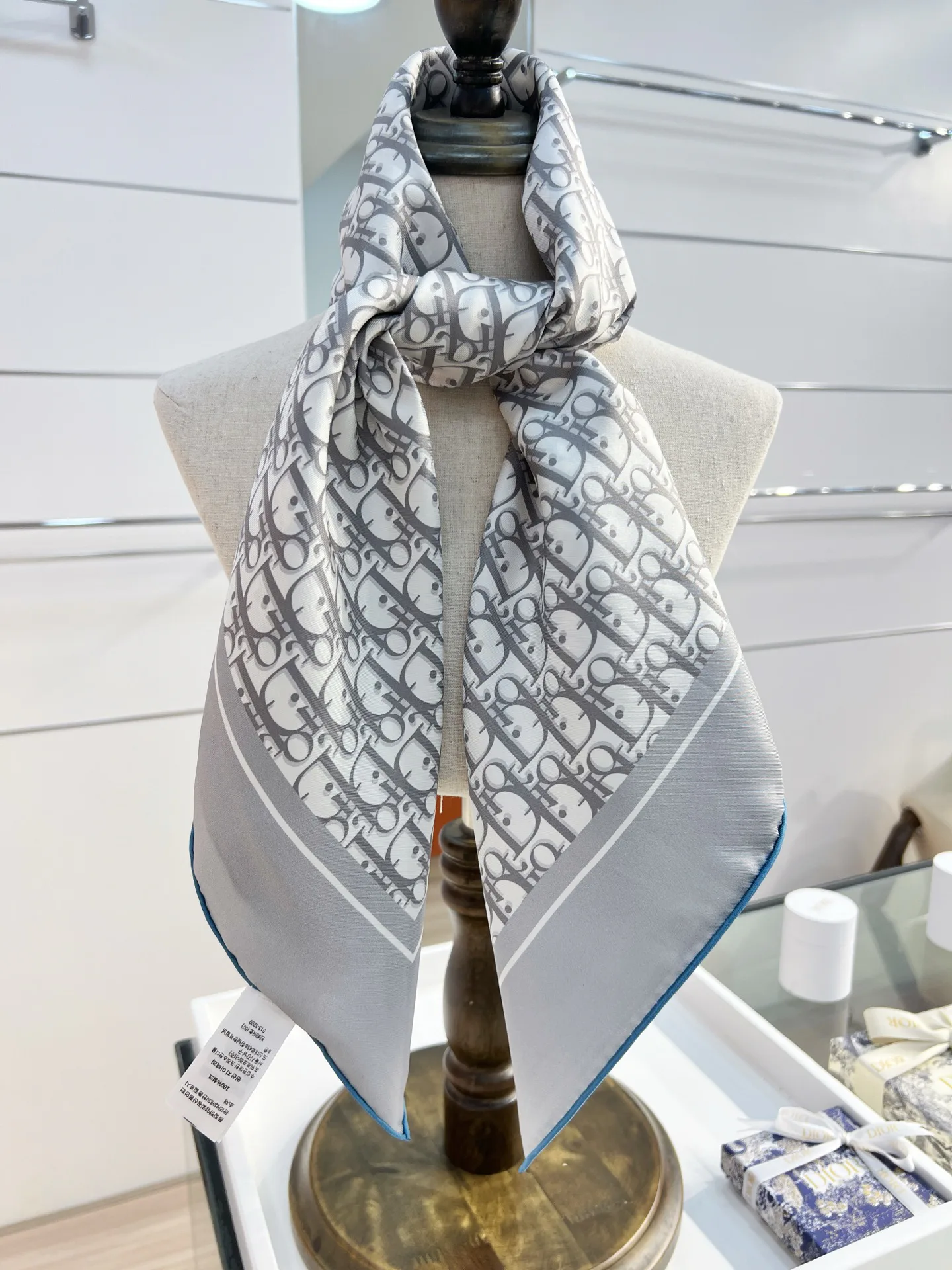 Платки Christian Dior 17629061