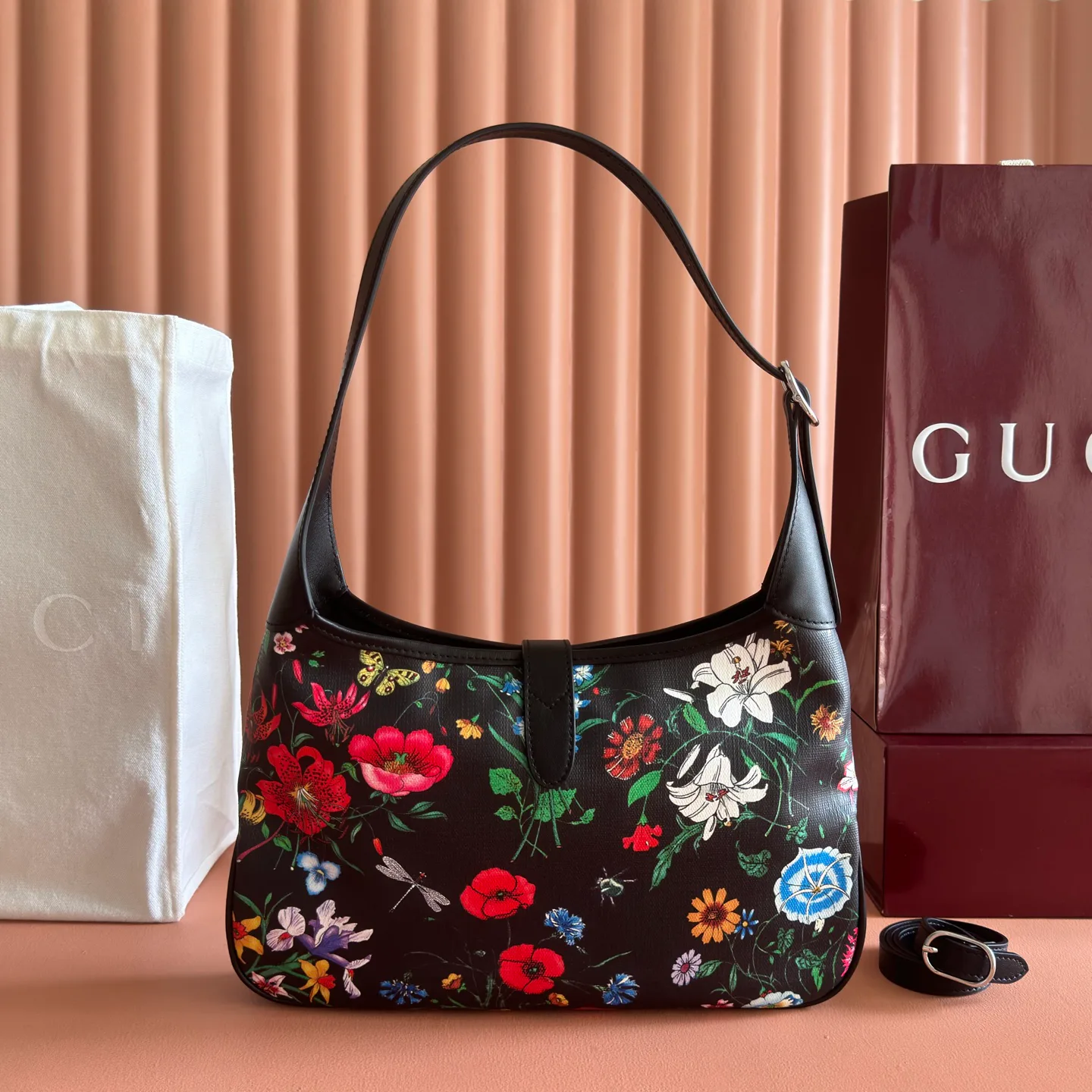 Классические Сумки Женские Gucci 18148086
