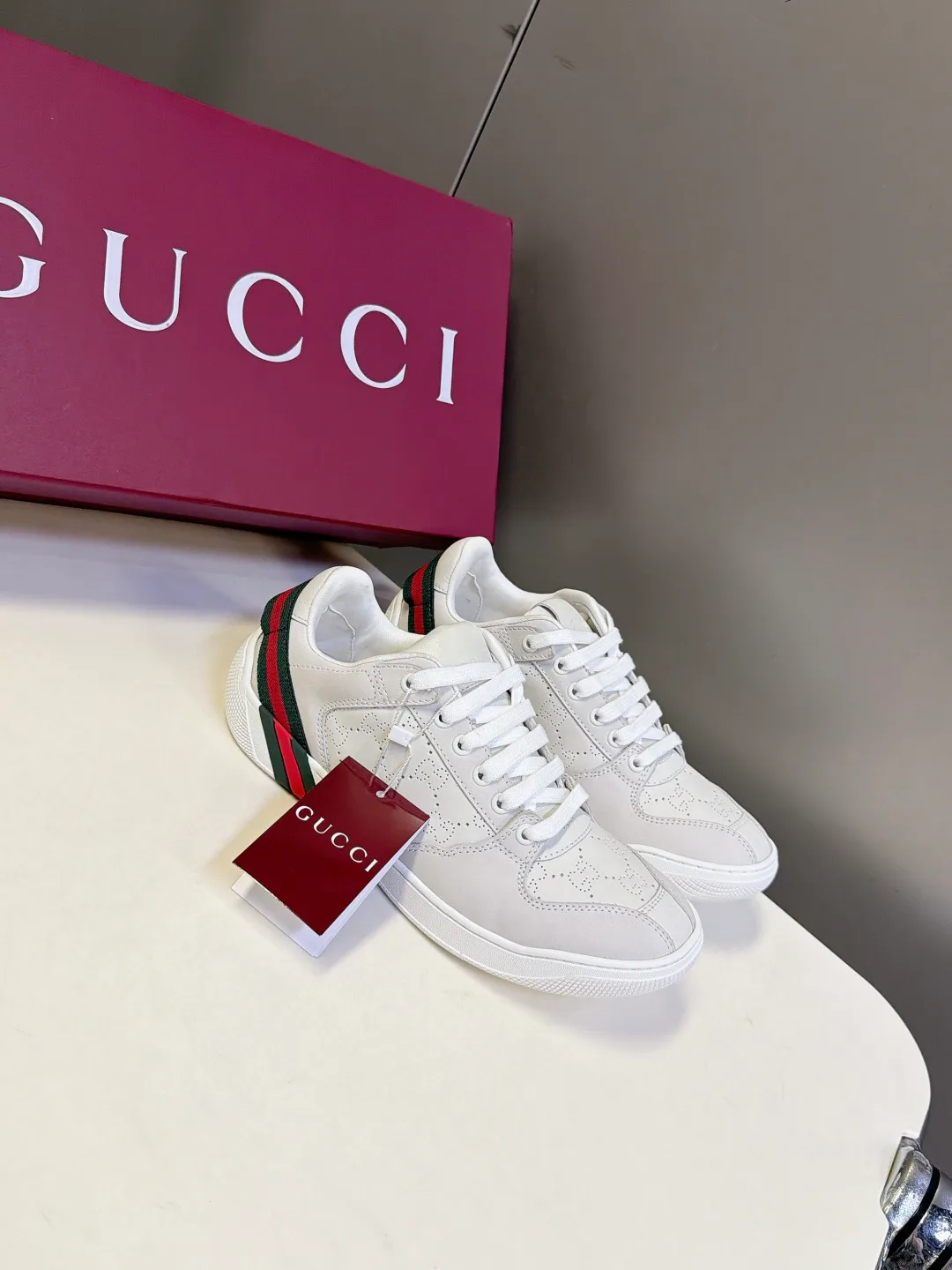 Кроссовки Женские Gucci 18005183