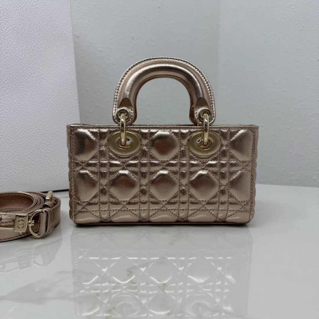 Классические Сумки Женские Christian Dior 18116366