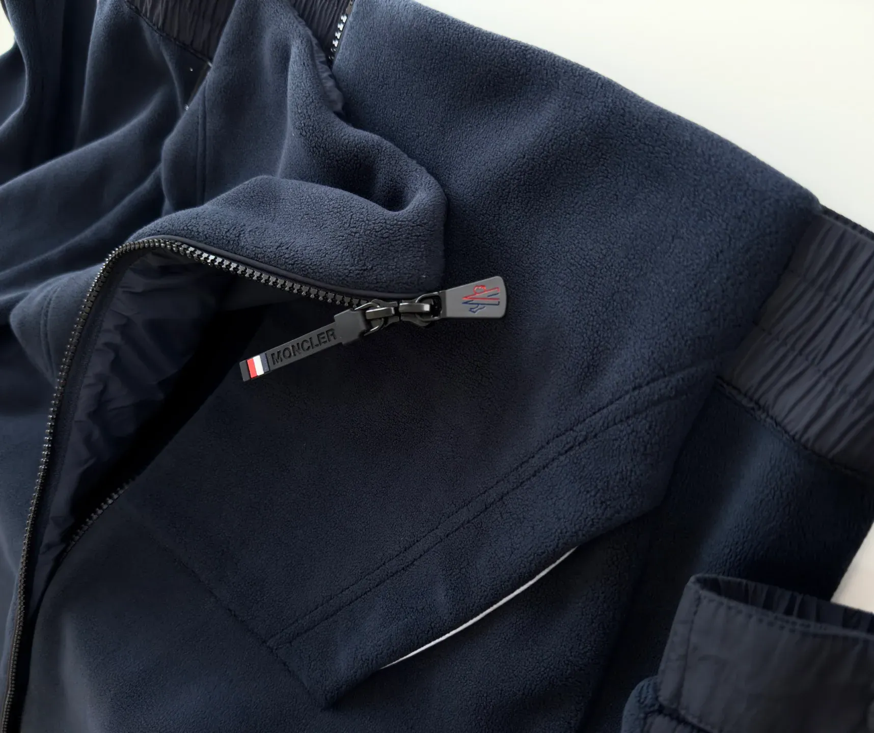 Куртки Женские Moncler 359447