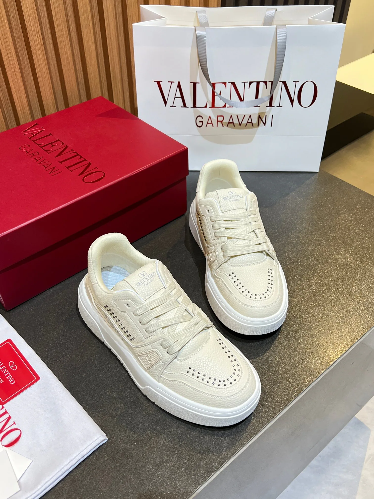 Кроссовки Женские Valentino 11575970