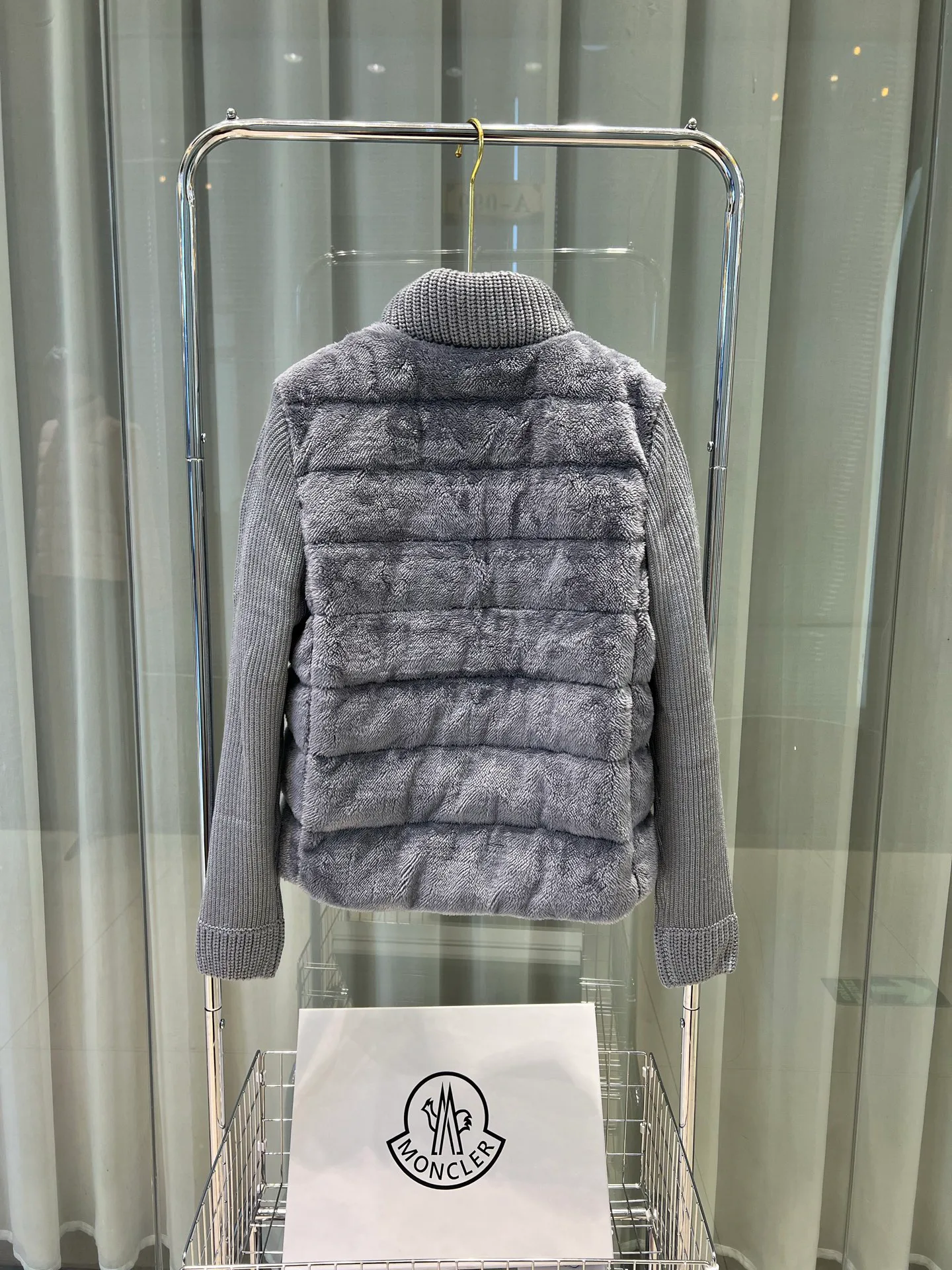 Куртки И Пуховики Женские Moncler 766751
