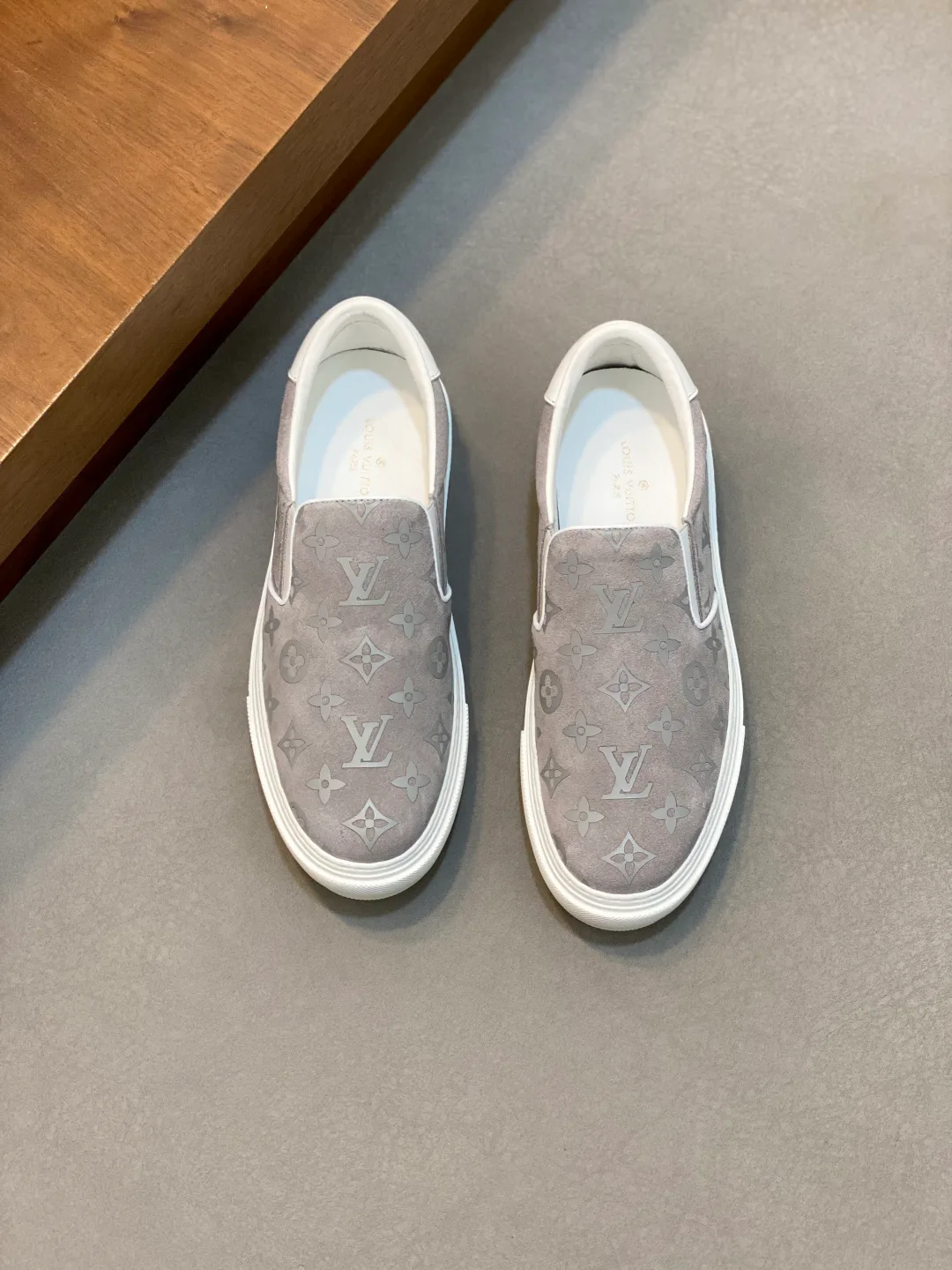 Кроссовки Мужские Louis Vuitton 17934199