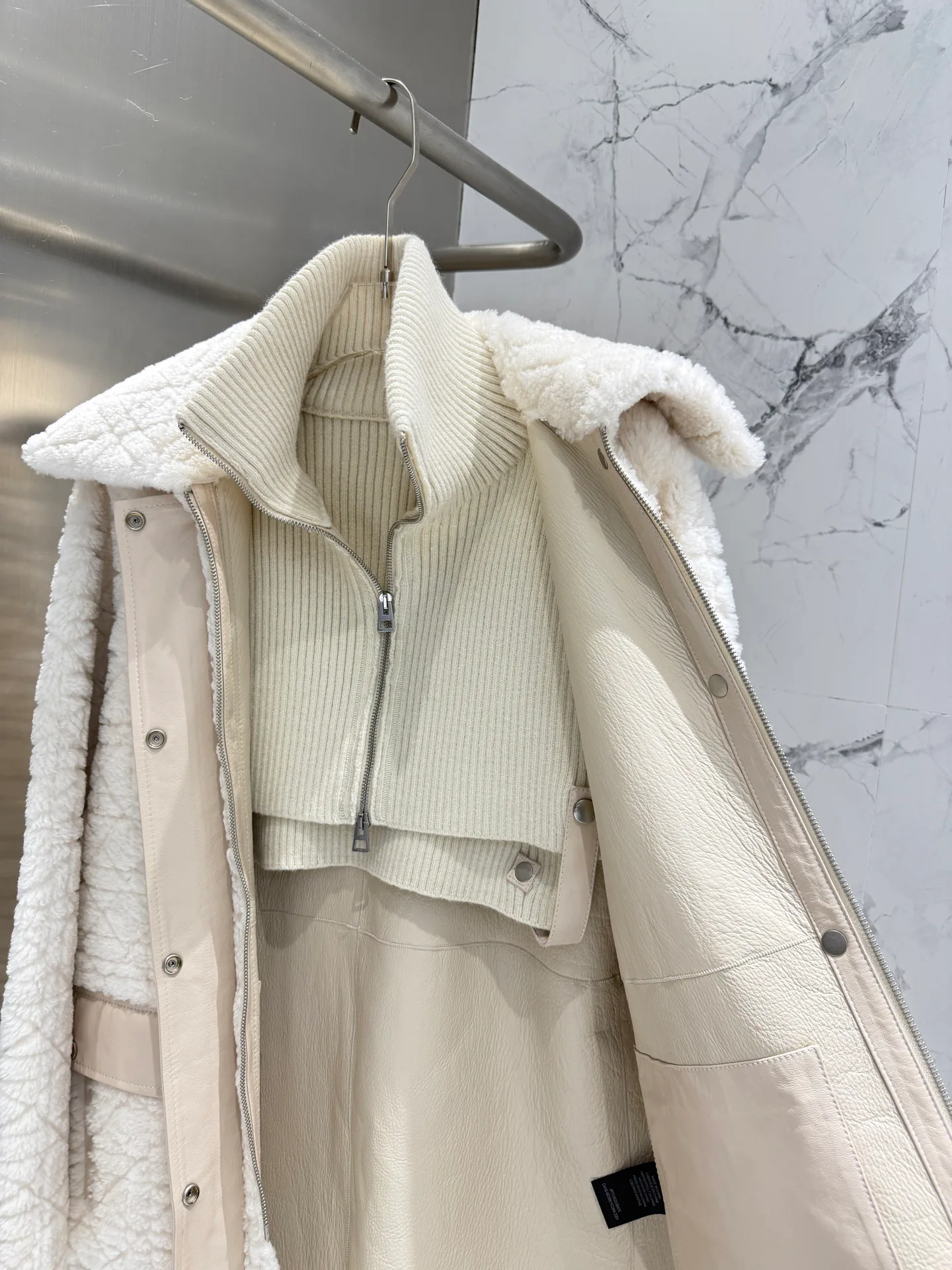 Кожаные Куртки И Дублёнки Женские Christian Dior 4771611