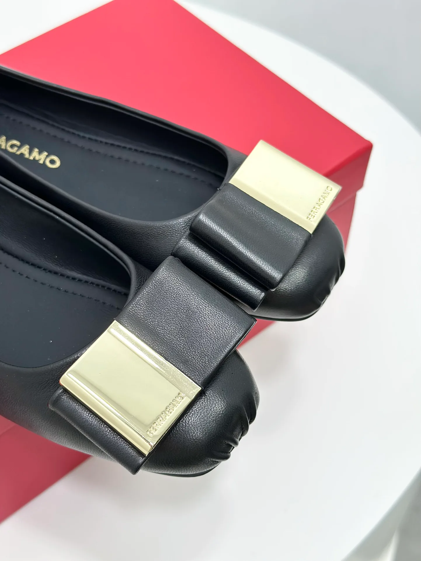 Балетки Женские Salvatore Ferragamo 18531859