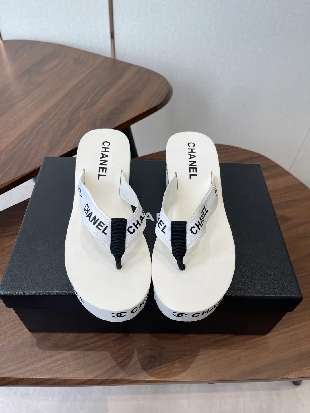 Шлепанцы Женские Chanel 11350616