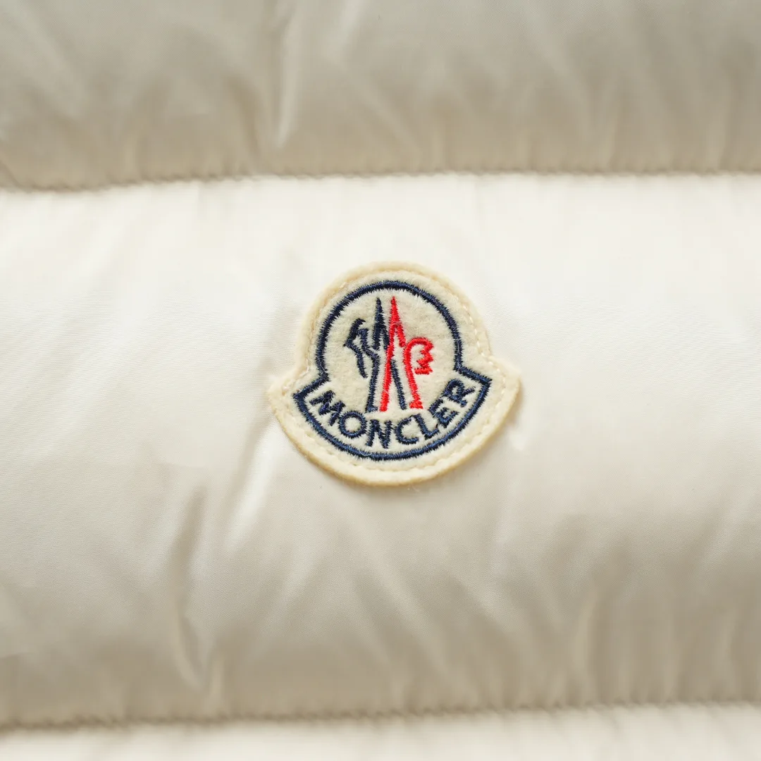 Жилеты Женские Moncler 18455949