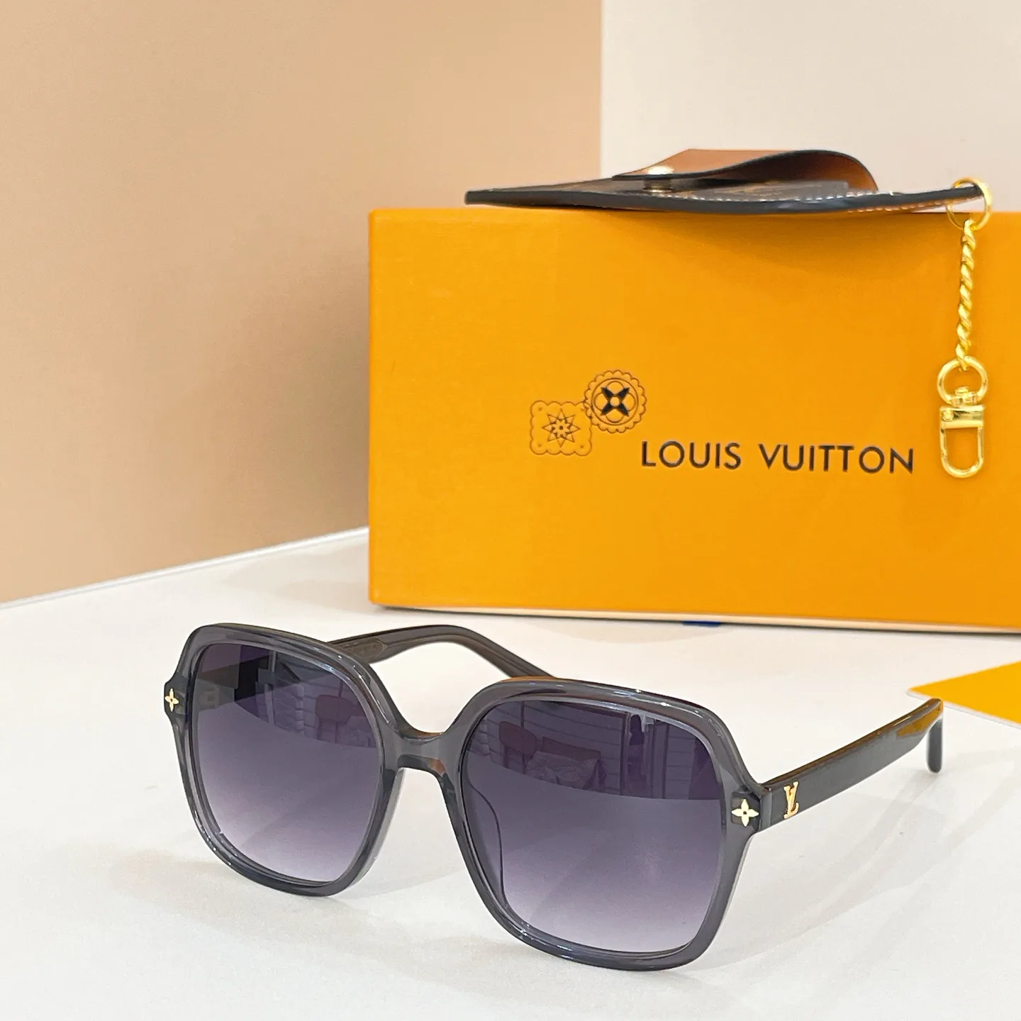 Очки Louis Vuitton 5037319