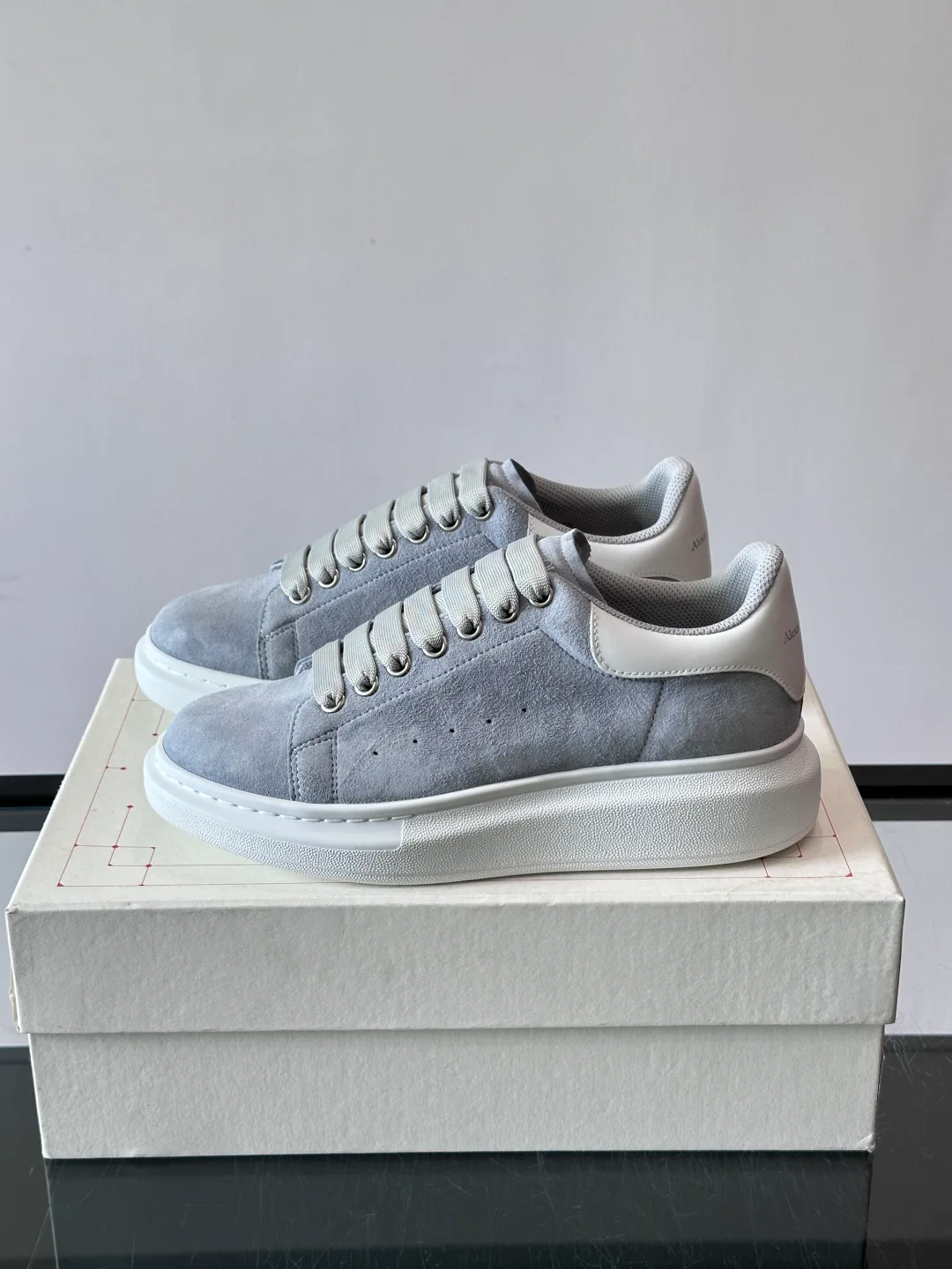 Кроссовки Женские Alexander Mcqueen 17447546