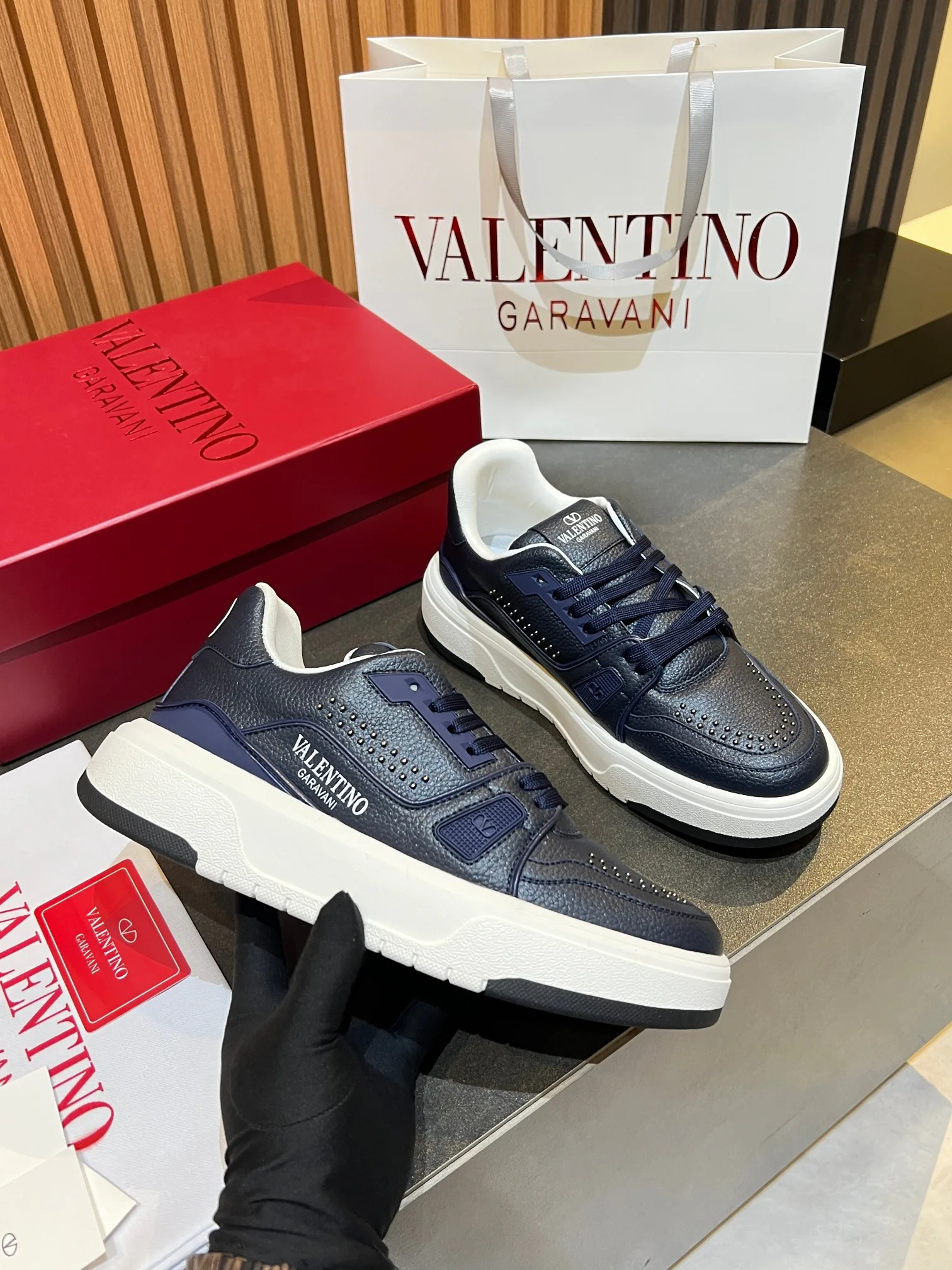Кроссовки Женские Valentino 11575972