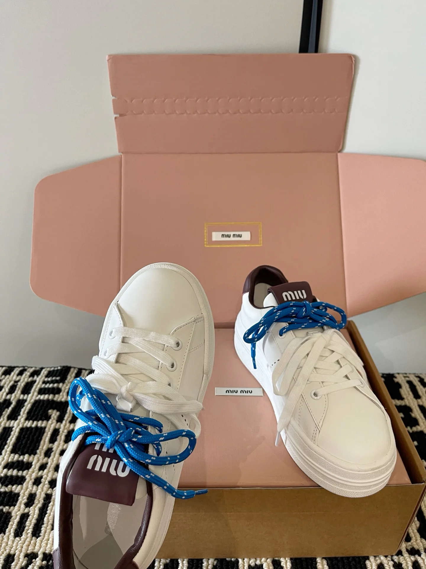Кроссовки Женские Miu Miu 18234991