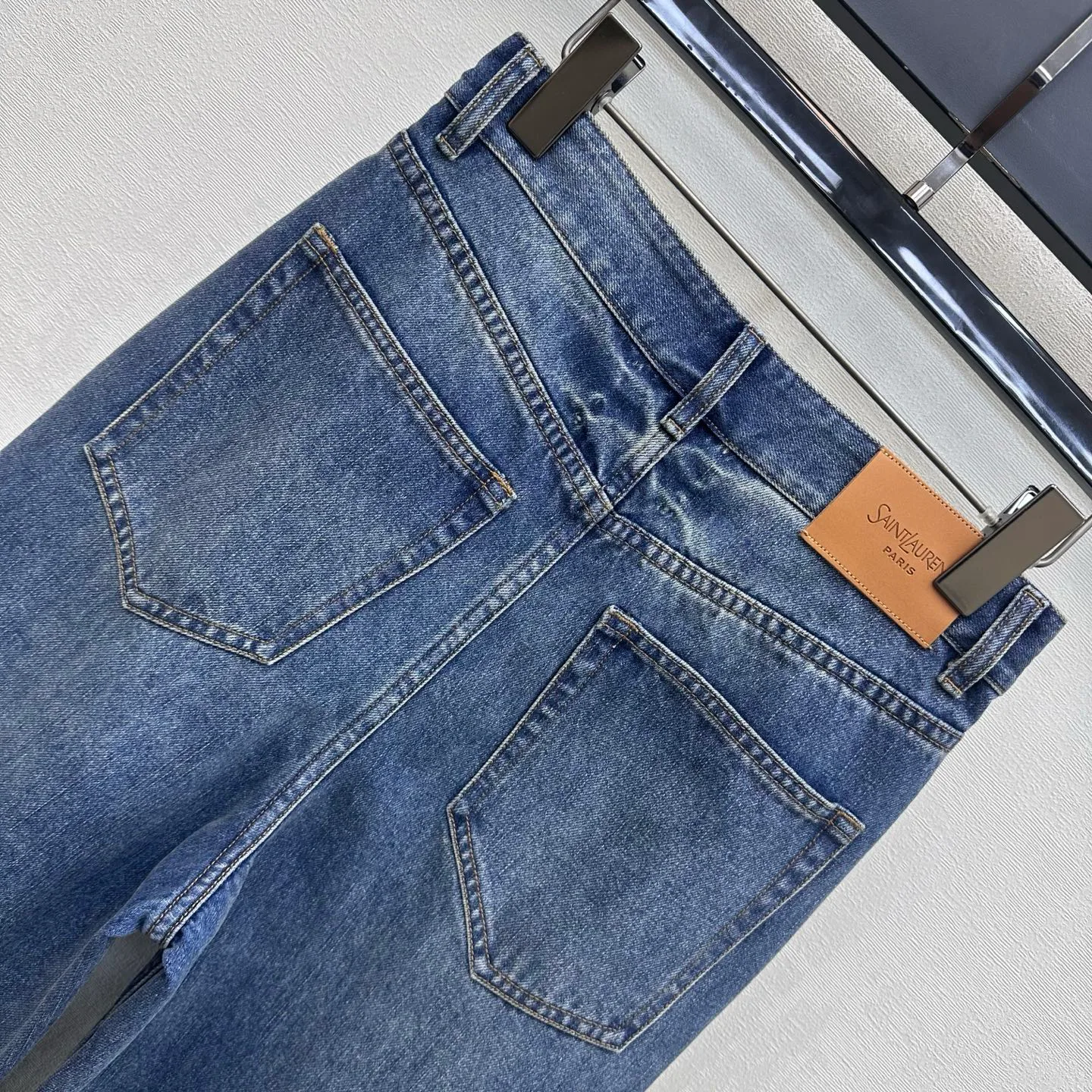 Джинсы Женские Saint Laurent 17439691