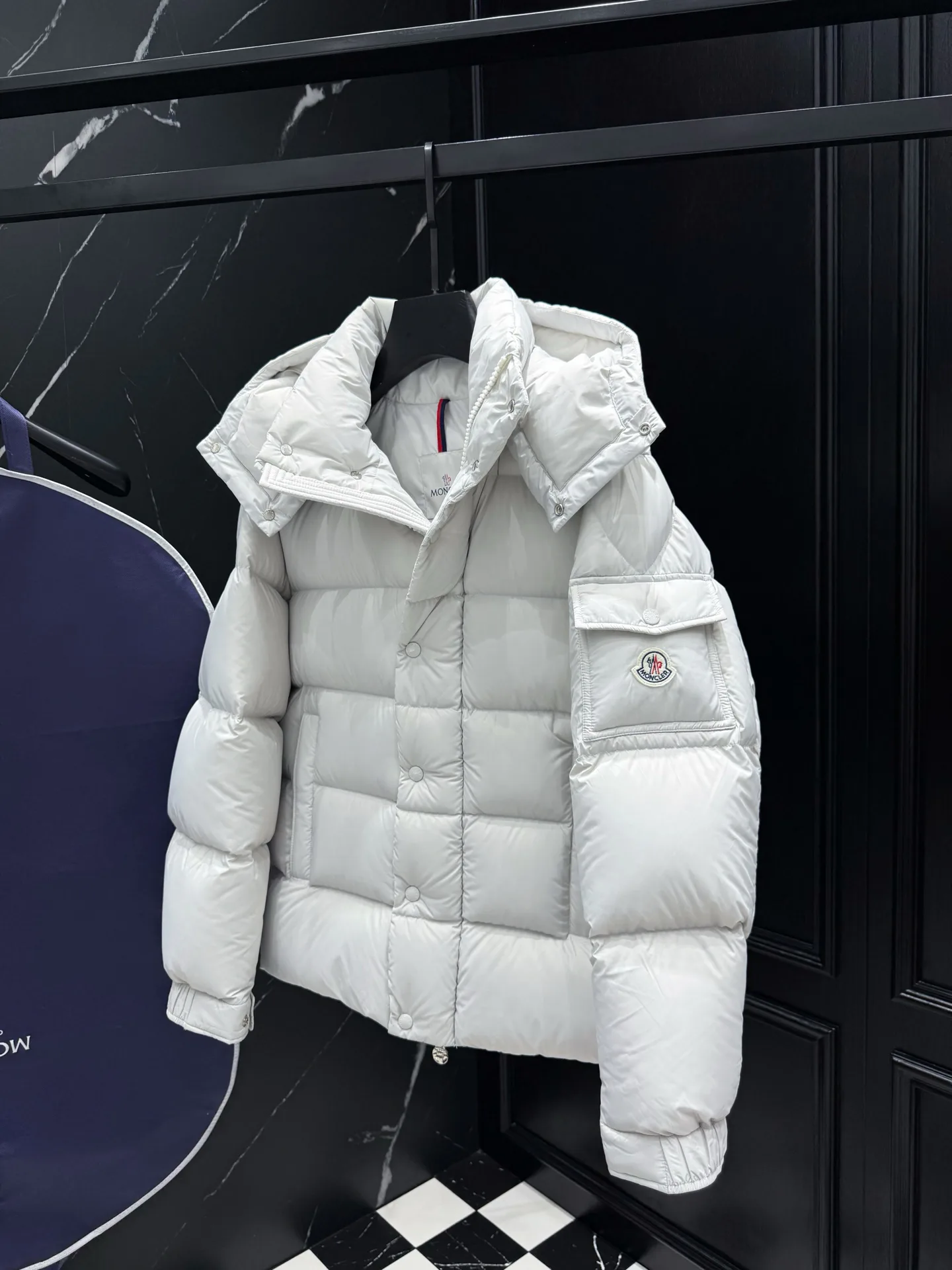 Куртки И Пуховики Женские Moncler 18035670