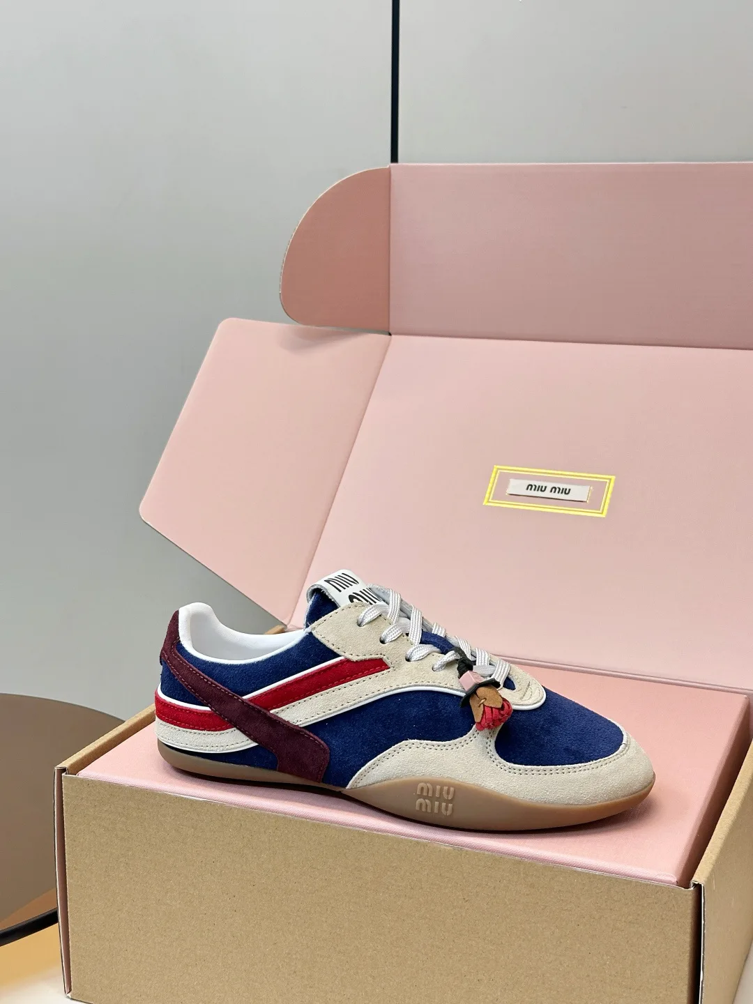 Кроссовки Женские Miu Miu 18164553