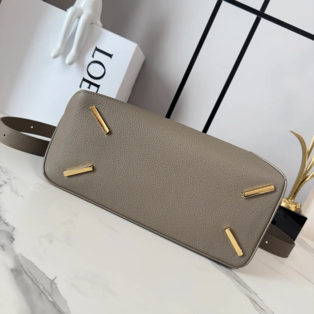 Классические Сумки Женские Loewe 11674679