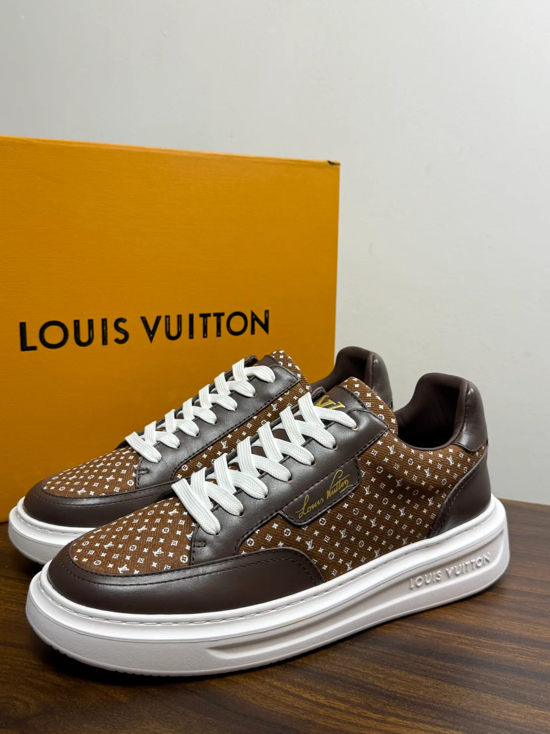 Кроссовки Мужские Louis Vuitton 19623458