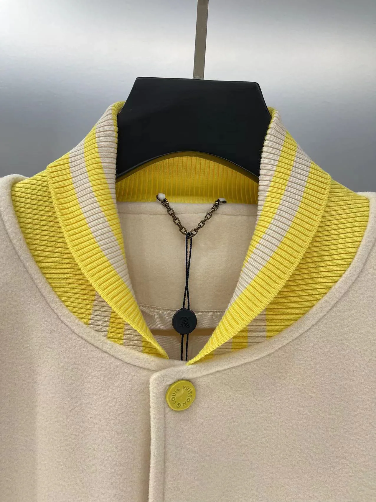 Кожаные Куртки И Дублёнки Женские Louis Vuitton 12842492