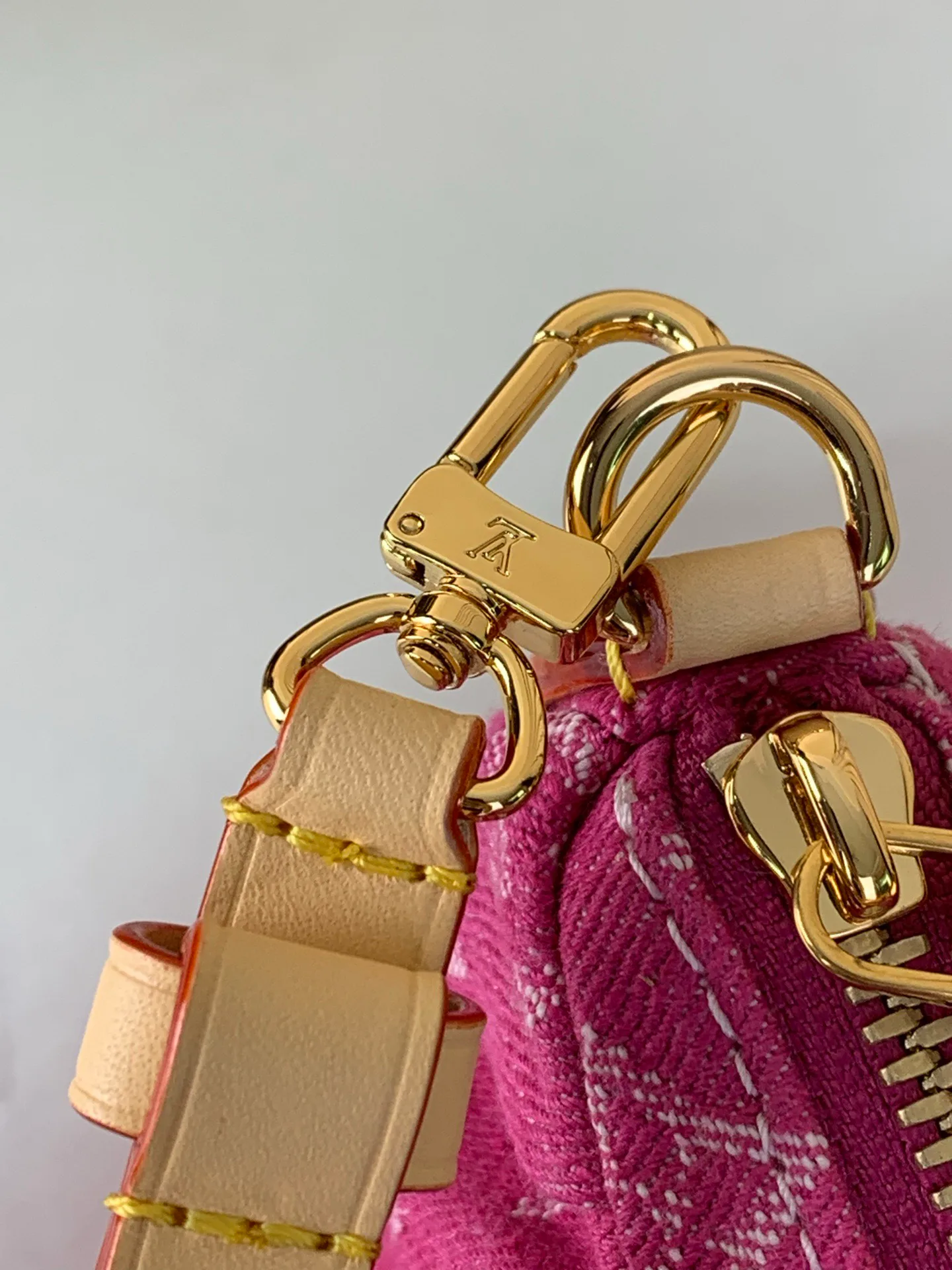 Клатчи Женские Louis Vuitton 12798954