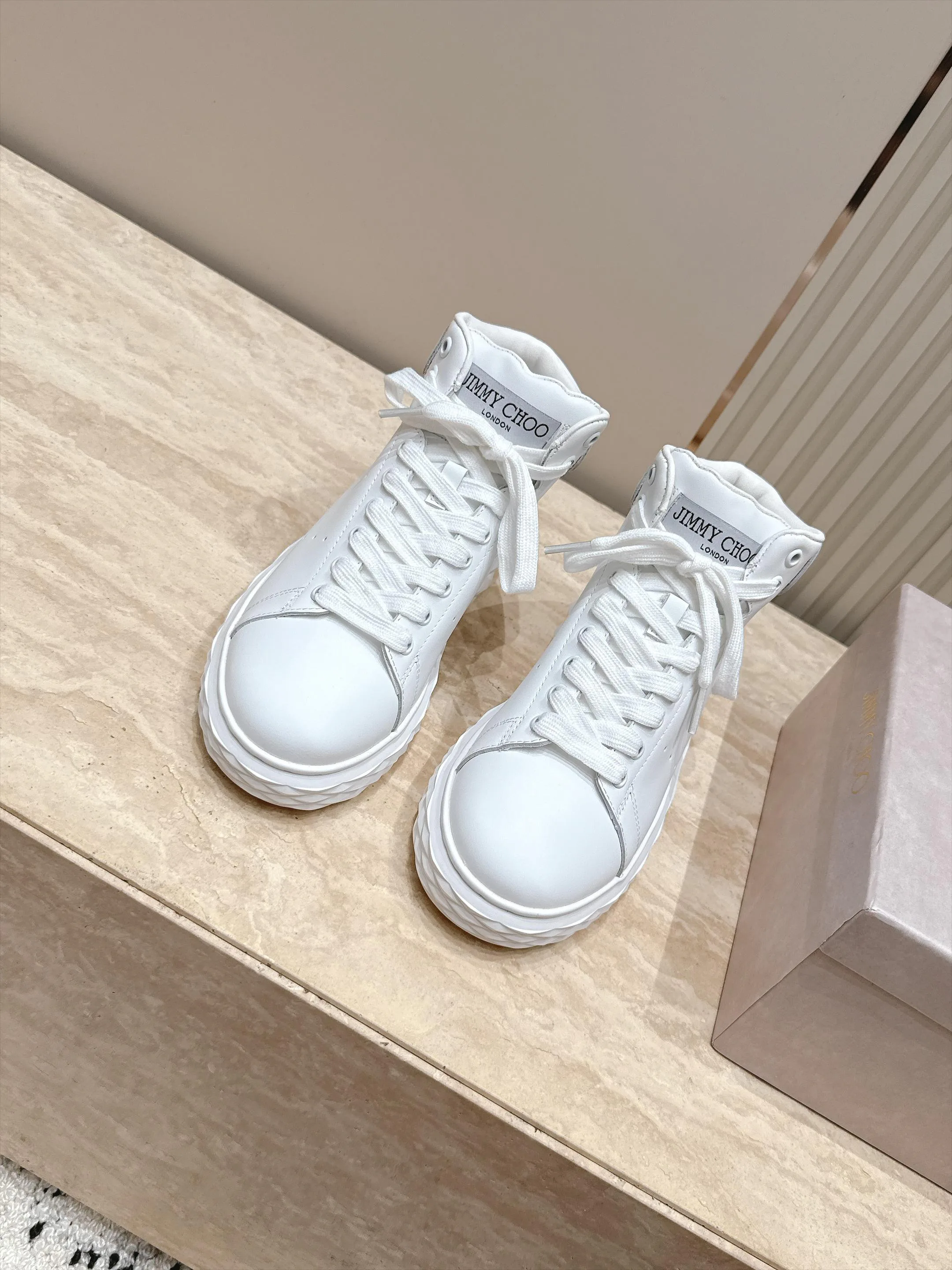 Кроссовки Женские Jimmy Choo 18436557