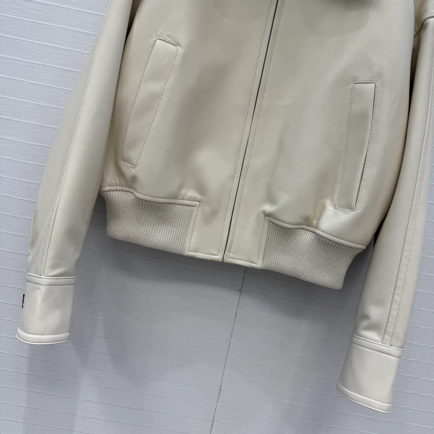Кожаные Куртки И Дублёнки Женские Bottega Veneta 11787888