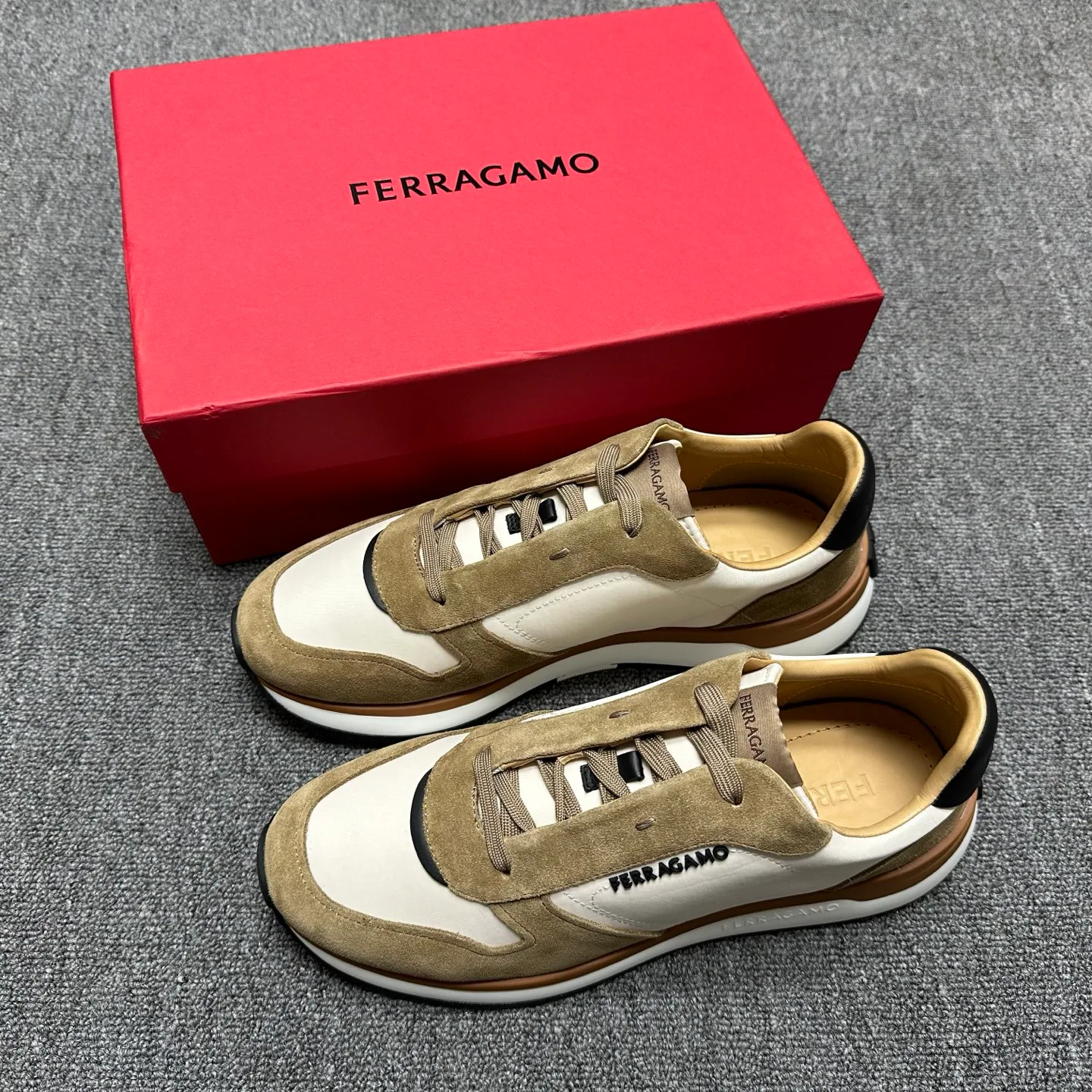 Кроссовки Мужские Salvatore Ferragamo 243000