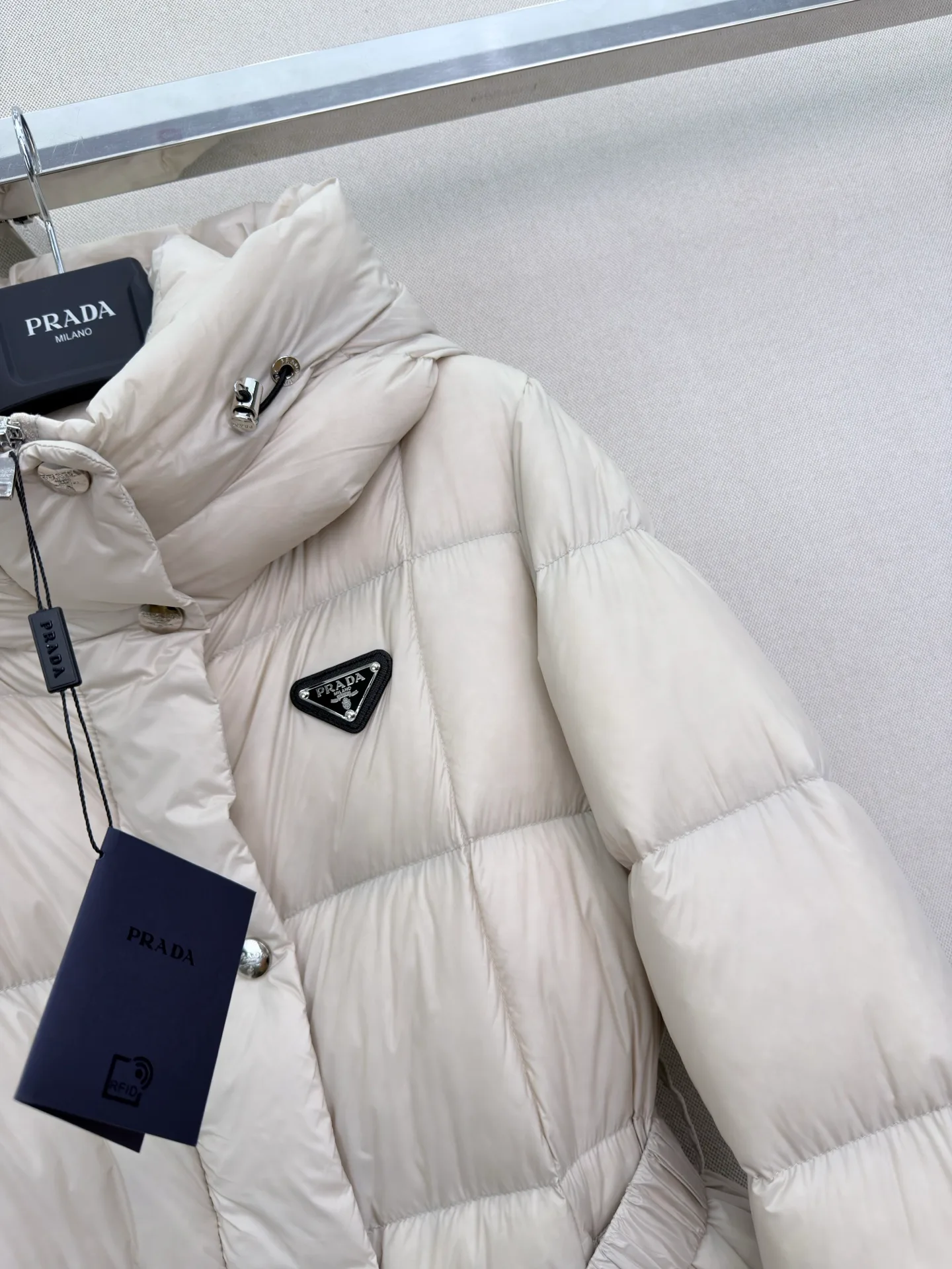 Куртки И Пуховики Женские Prada 18108886
