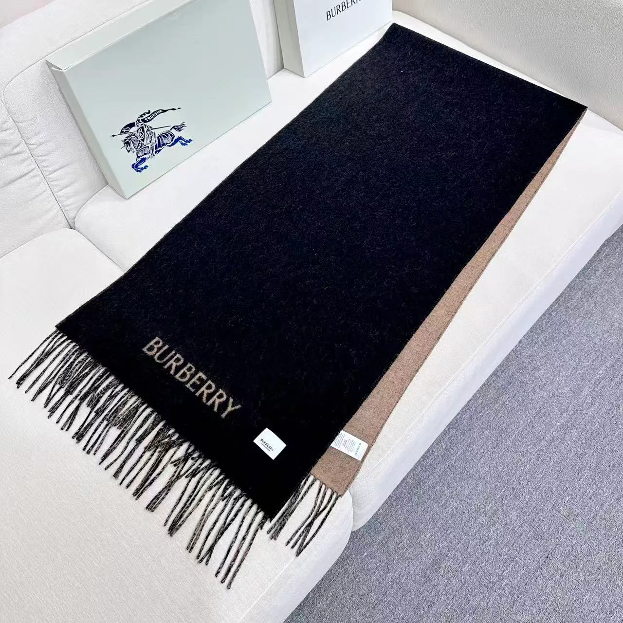 Шарфы Burberry 18627206