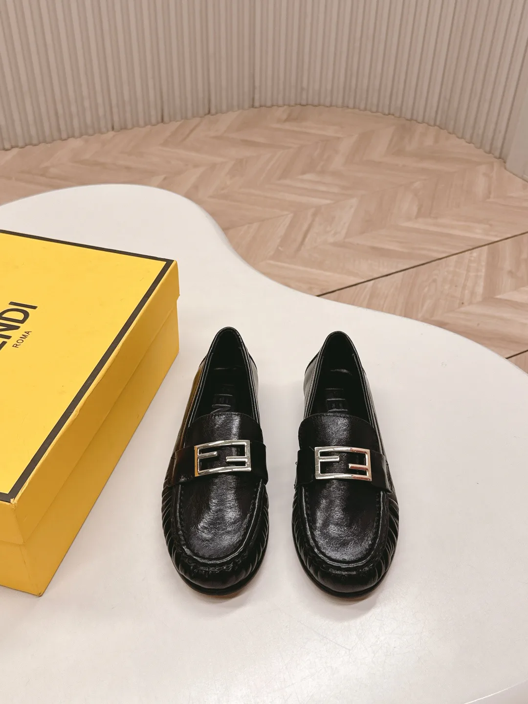 Лоферы Женские Fendi 234137