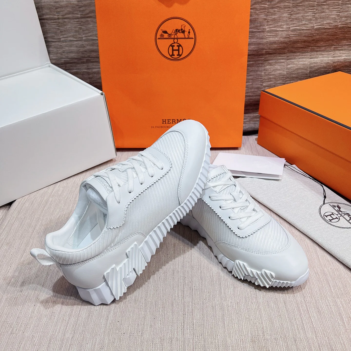Кроссовки Женские Hermes 17749552