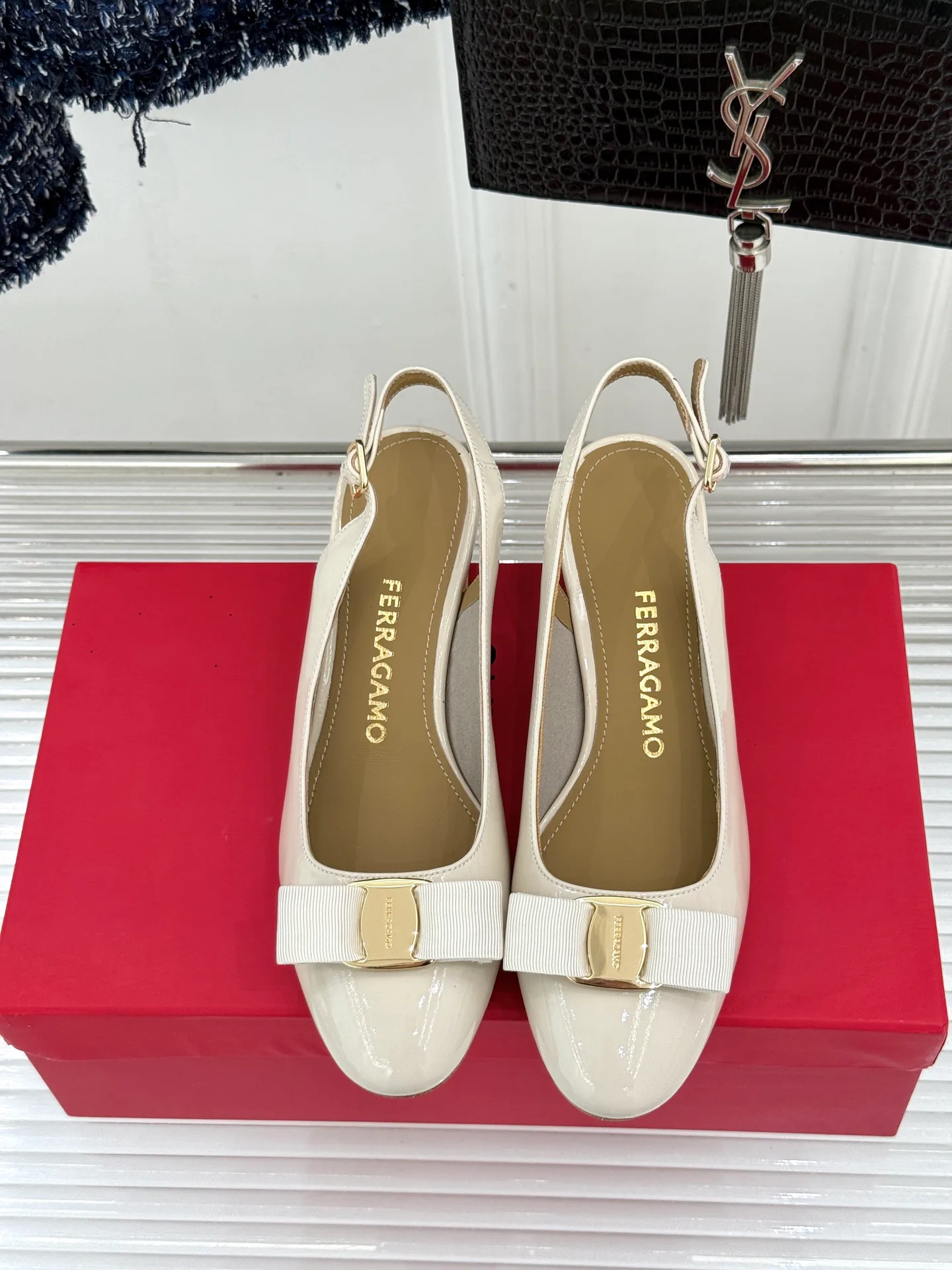 Туфли Женские Salvatore Ferragamo 13433070