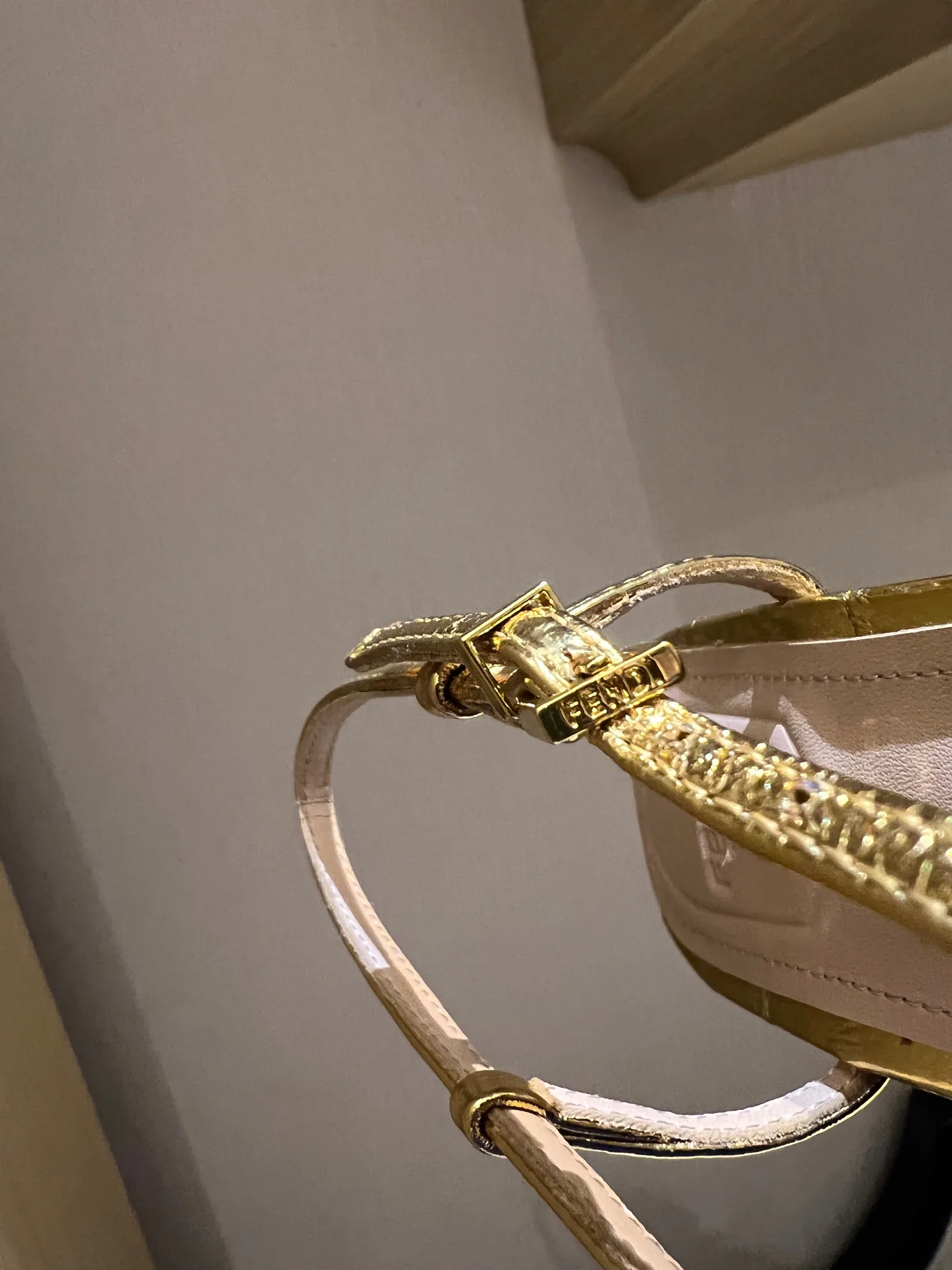 Босоножки Женские Fendi 9227125